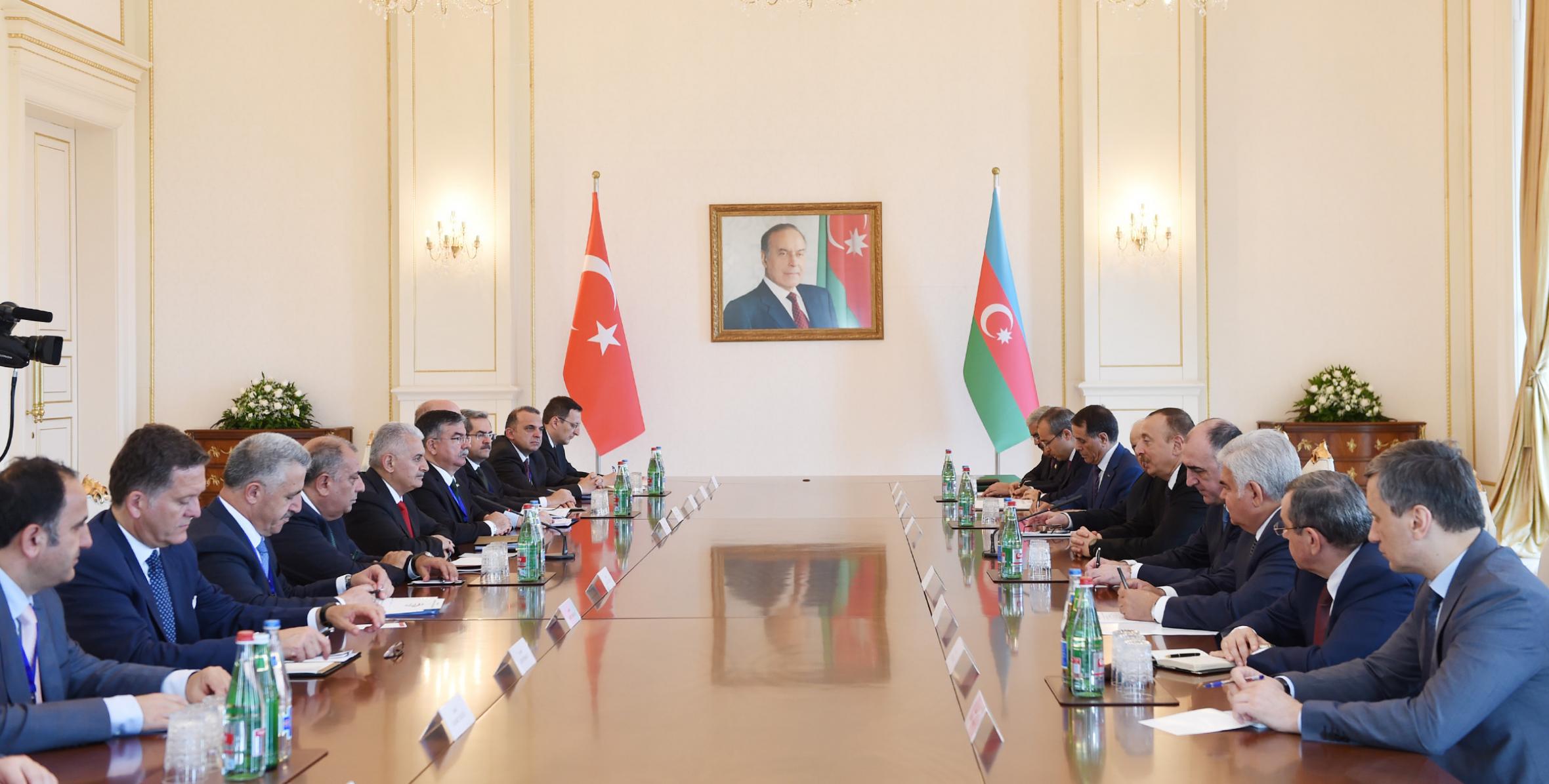 Состоялась встреча Ильхама Алиева и премьер-министра Турецкой Республики Бинали Йылдырыма в расширенном составе