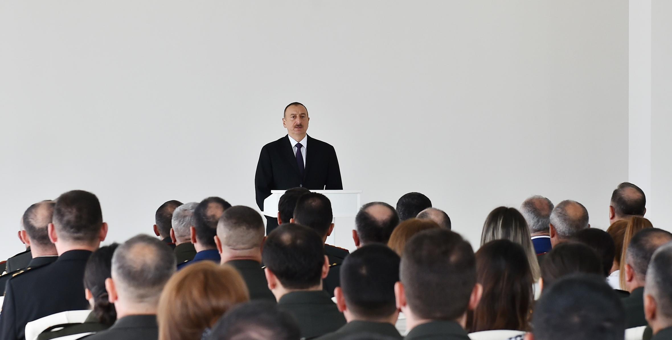 Речь Ильхама Алиева на открытии нового жилого здания построенного для военнослужащих