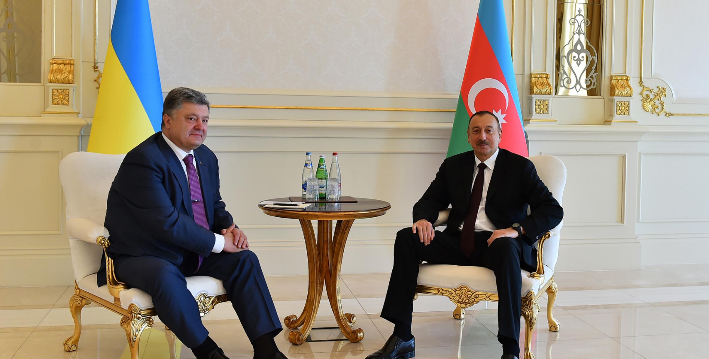 İlham Əliyevin Ukrayna Prezidenti Petro Poroşenko ilə təkbətək görüşü olub