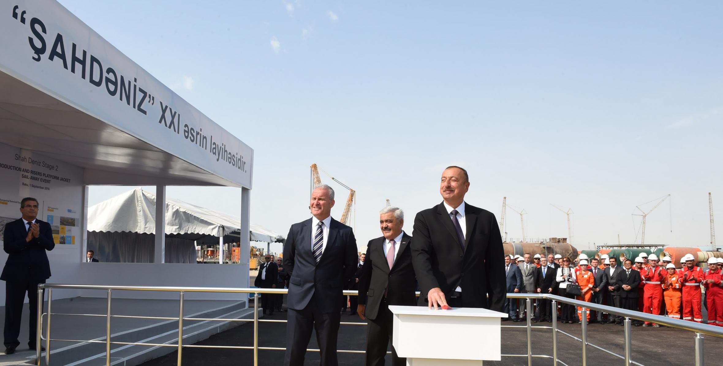 Ильхам Алиев принял участие в церемонии отправки в море опорного блока по проекту «Шахдениз-2»