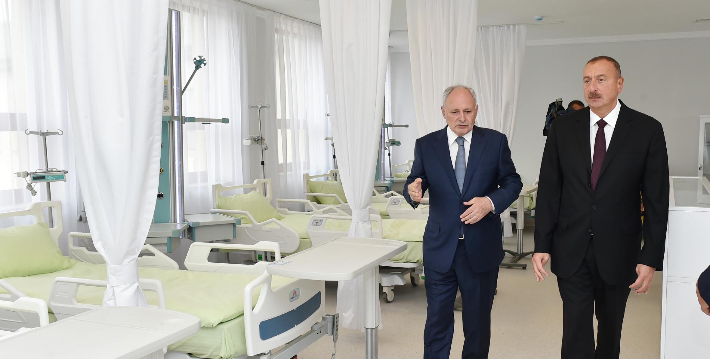 Ильхам Алиев ознакомился в Билясуваре с работами, осуществленными в Центральной районной больнице