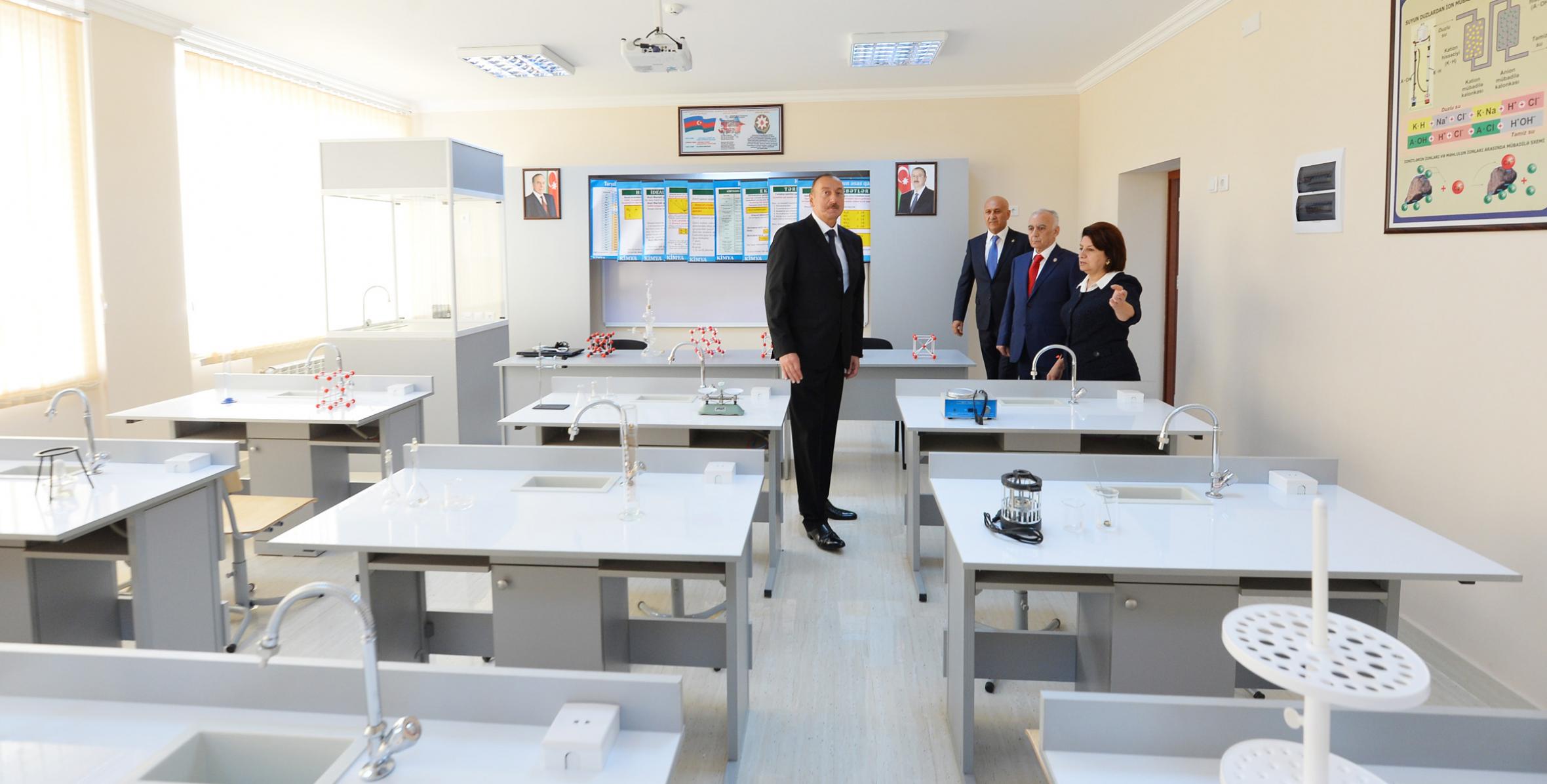 Ильхам Алиев ознакомился с условиями, созданными в бакинской школе номер 229 после капитального ремонта