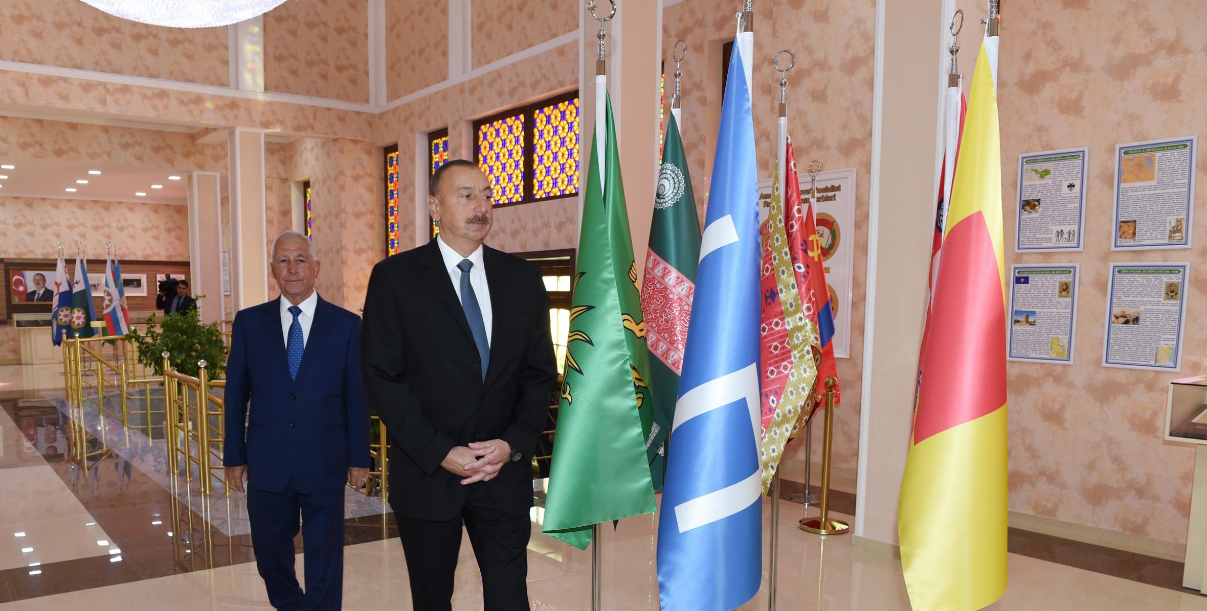 Ильхам Алиев ознакомился с условиями, созданными на Площади флага и Музее флага в Хачмазе
