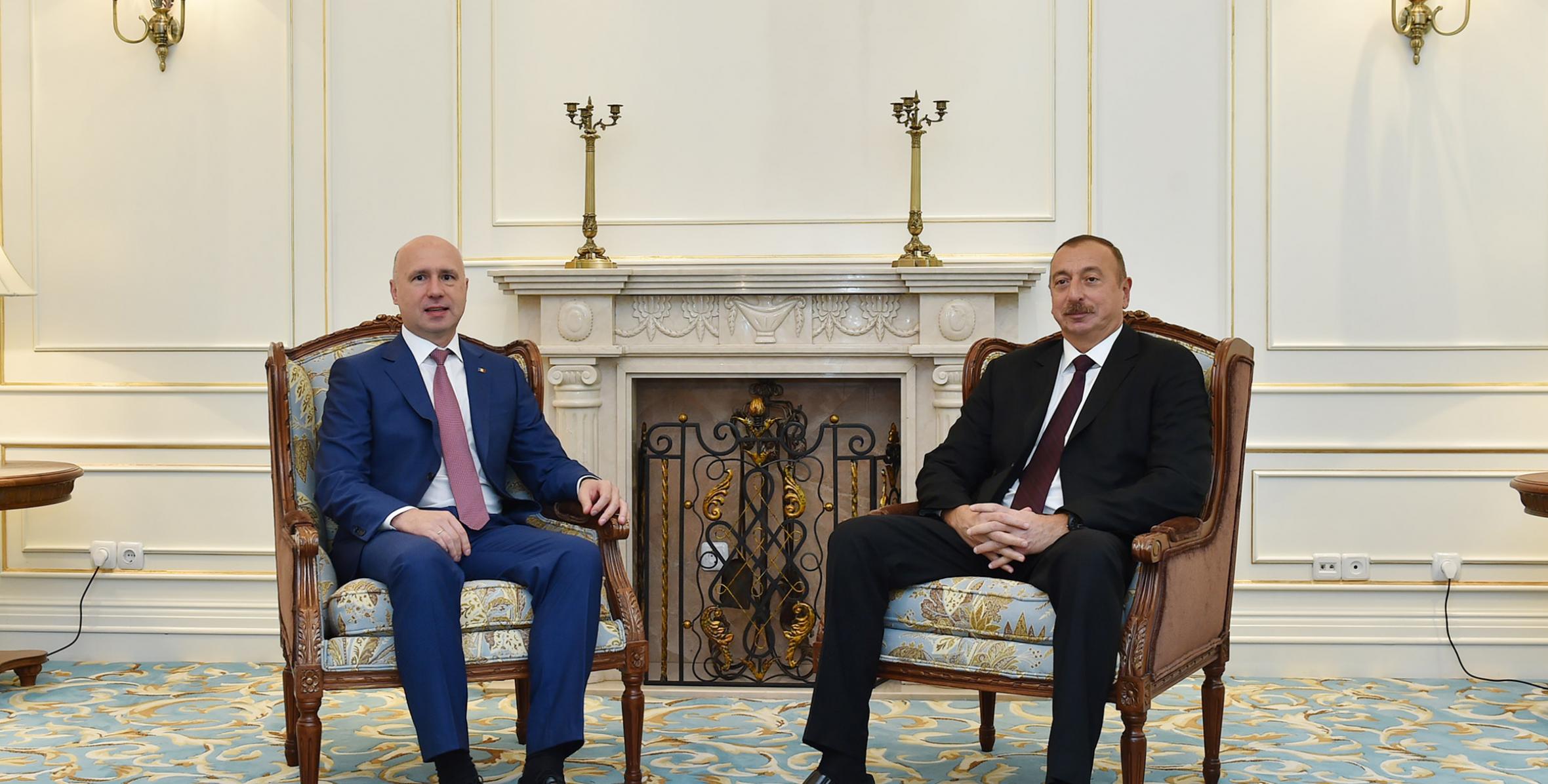 Ильхам Алиев встретился в Бишкеке с премьер-министром Молдовы Павлом Филипом