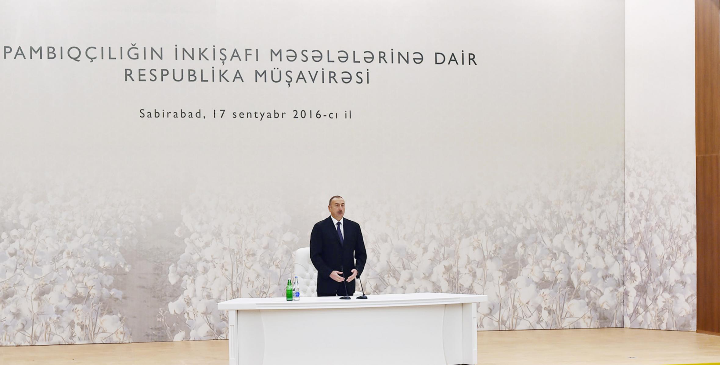 В Сабирабаде под председательством Ильхама Алиева состоялось республиканское совещание по развитию хлопководства