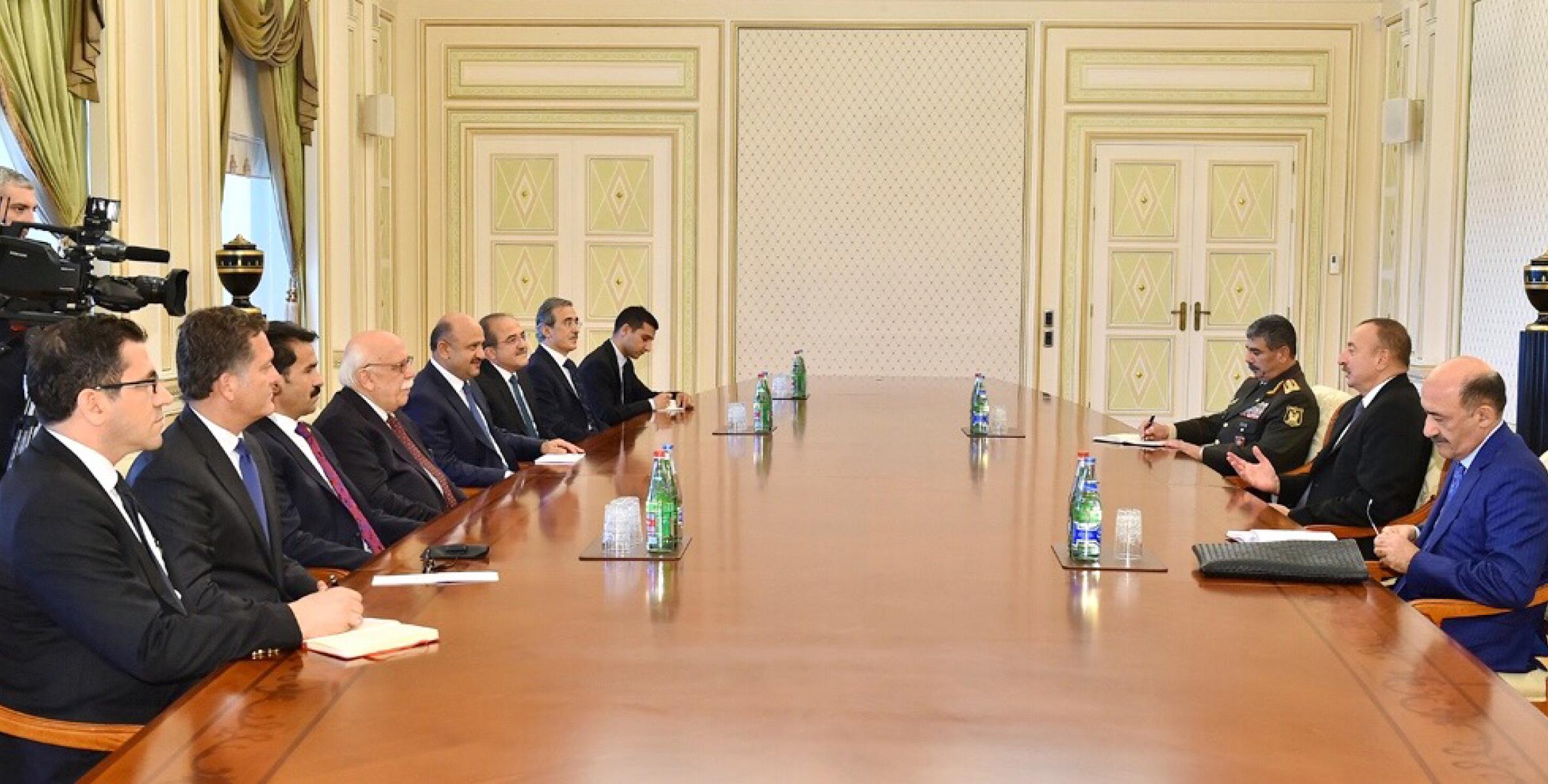 Ильхам Алиев принял делегации во главе с министрами обороны, культуры и туризма