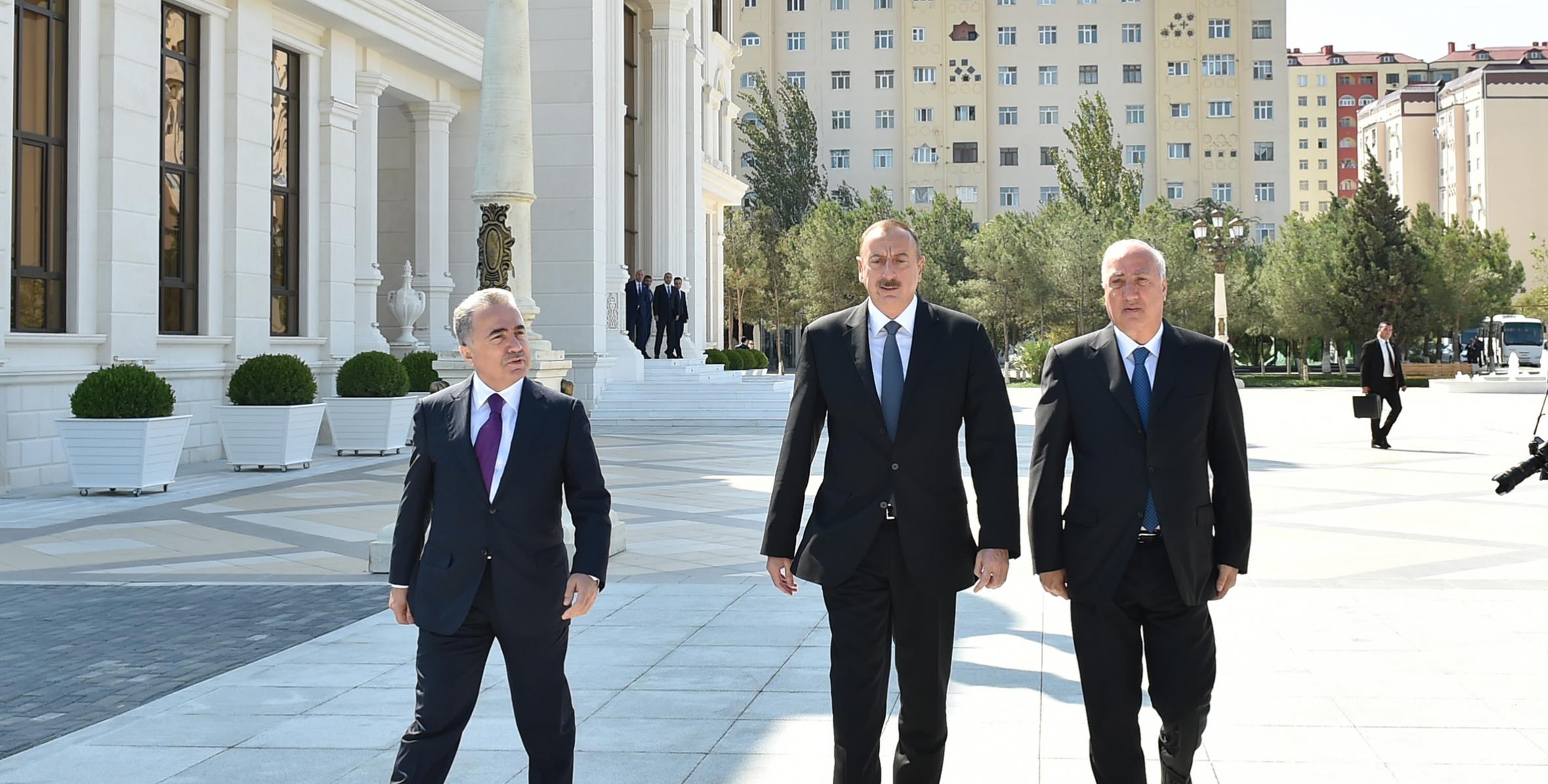 Ильхам Алиев ознакомился с условиями, созданными в капитально отремонтированном и реконструированном парке Гейдара Алиева в Сумгайыте