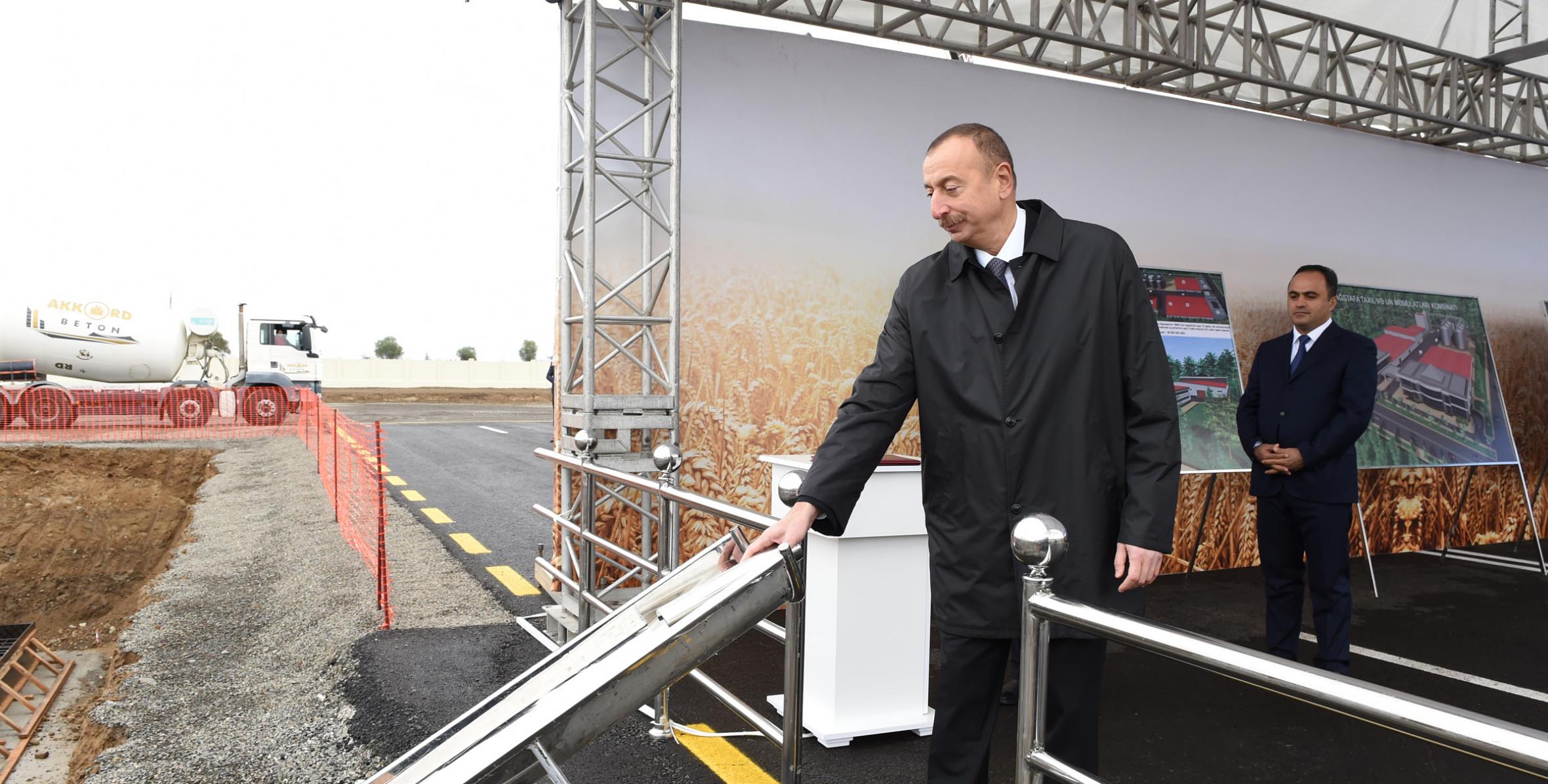 Ильхам Алиев принял участие в церемонии закладки фундамента зернохранилища Агстафинского комбината по производству зерновых и мучных изделий, который будет создан при ООО «Агстафа Агросервис»
