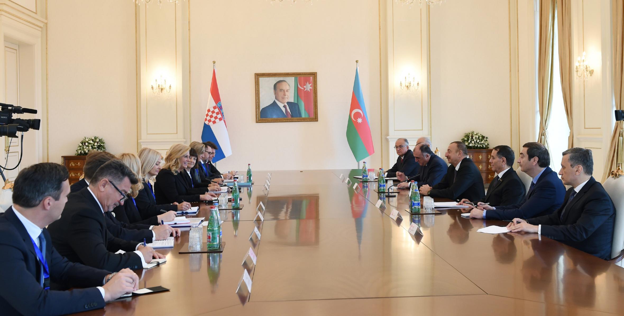 Состоялась встреча Ильхама Алиева с Президентом Хорватии Колиндой Грабар-Китарович в расширенном составе