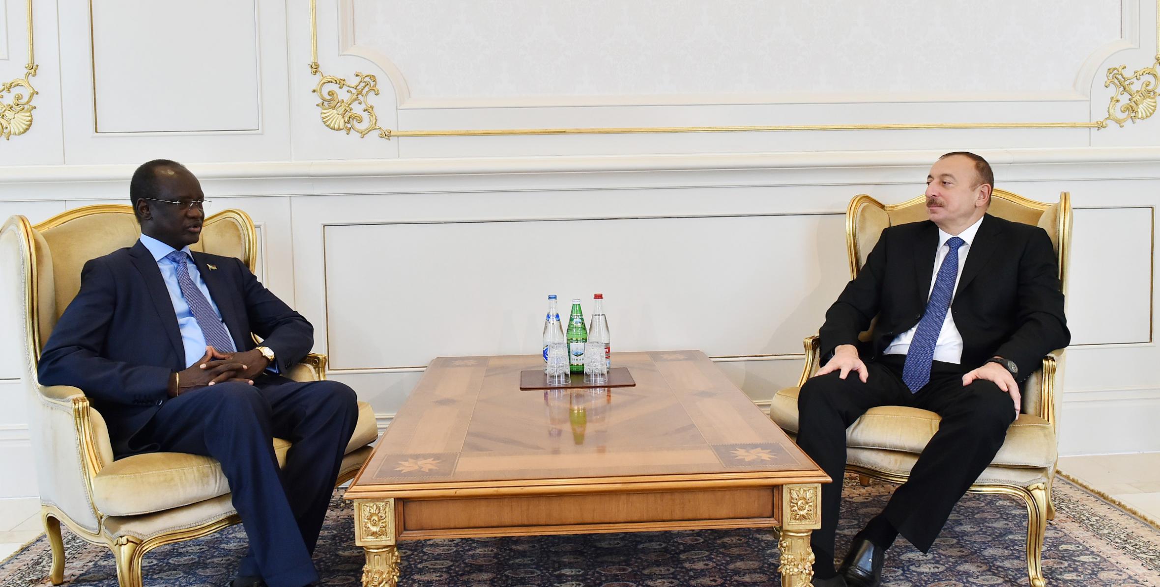 Ильхам Алиев принял верительные грамоты новоназначенного посла Республики Южный Судан в Азербайджане