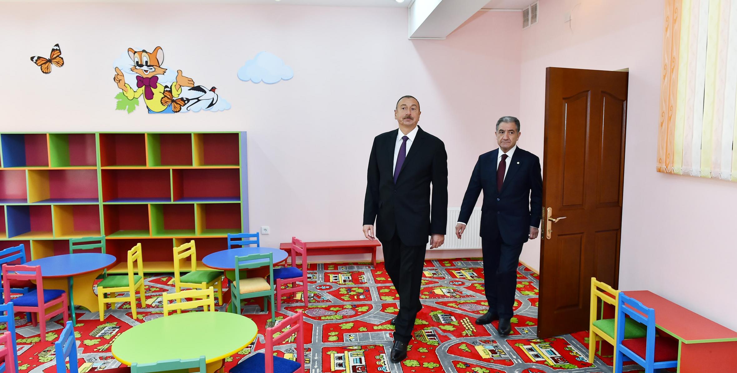 Ильхам Алиев принял участие в открытии яслей-детского сада номер 8, построенного в Бейлягане по инициативе Фонда Гейдара Алиева