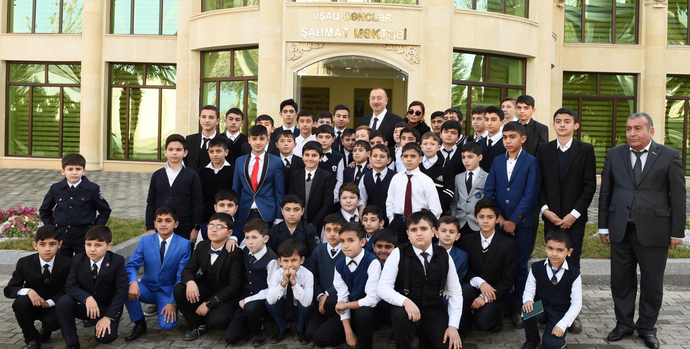 Ильхам Алиев принял участие в открытии нового здания Детско-юношеской шахматной школы