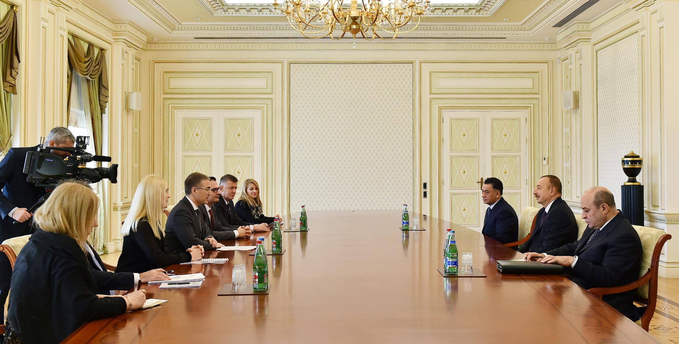 Ильхам Алиев принял делегацию во главе с министром внутренних дел Сербии