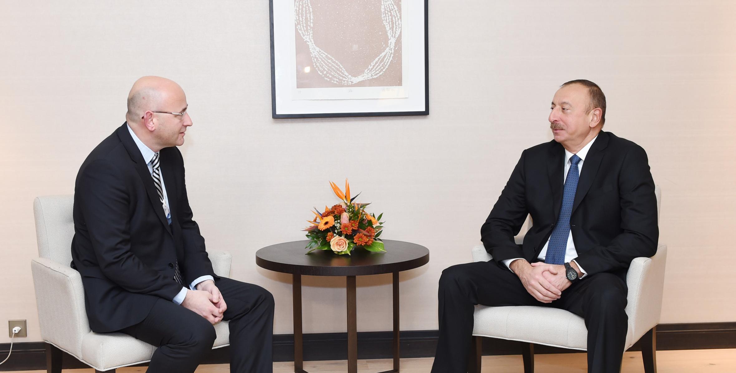 Ильхам Алиев встретился в Давосе с президентом компании Procter and Gamble Europe