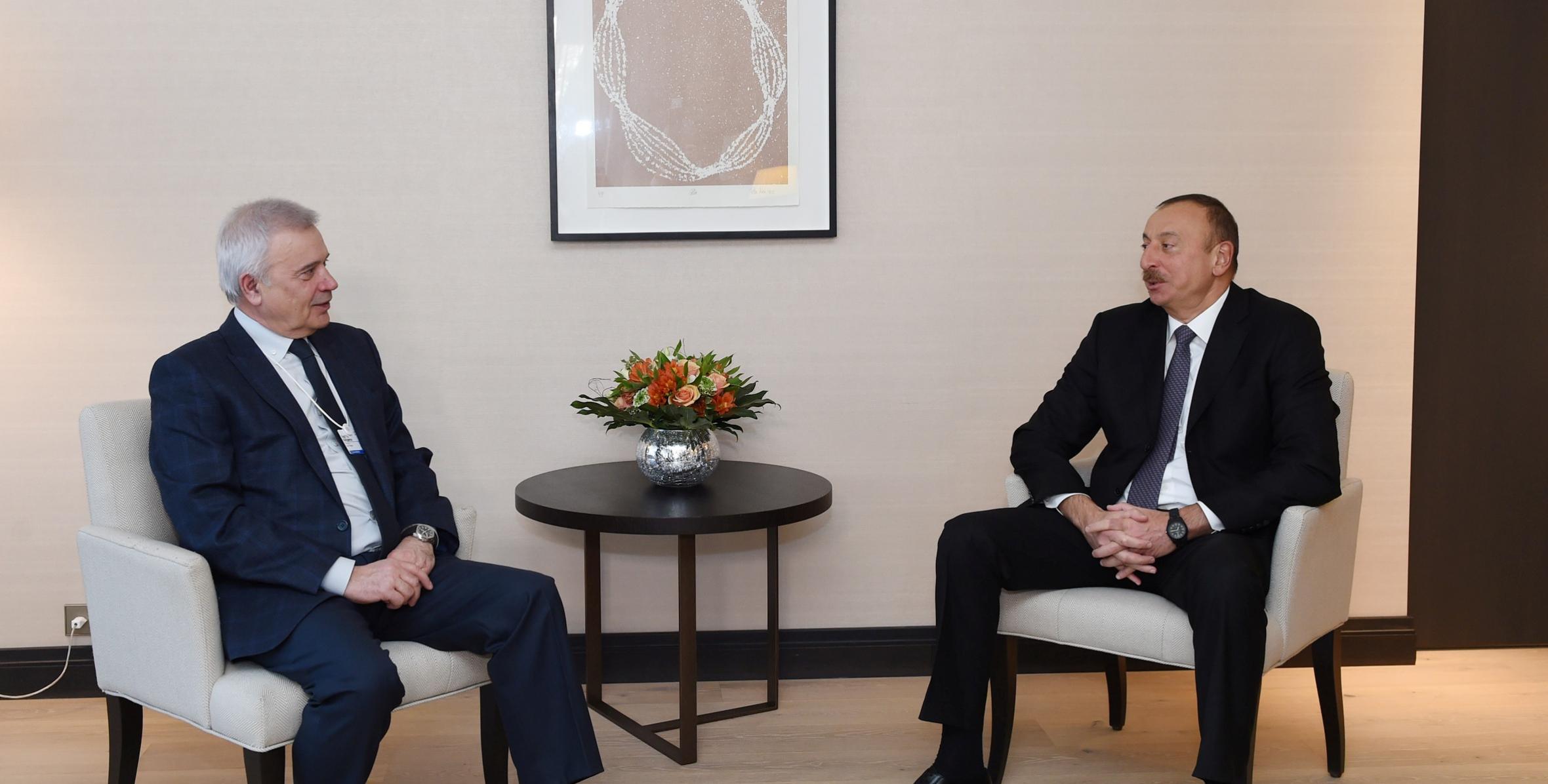 Ильхам Алиев встретился в Давосе с президентом российской компании LUKOIL