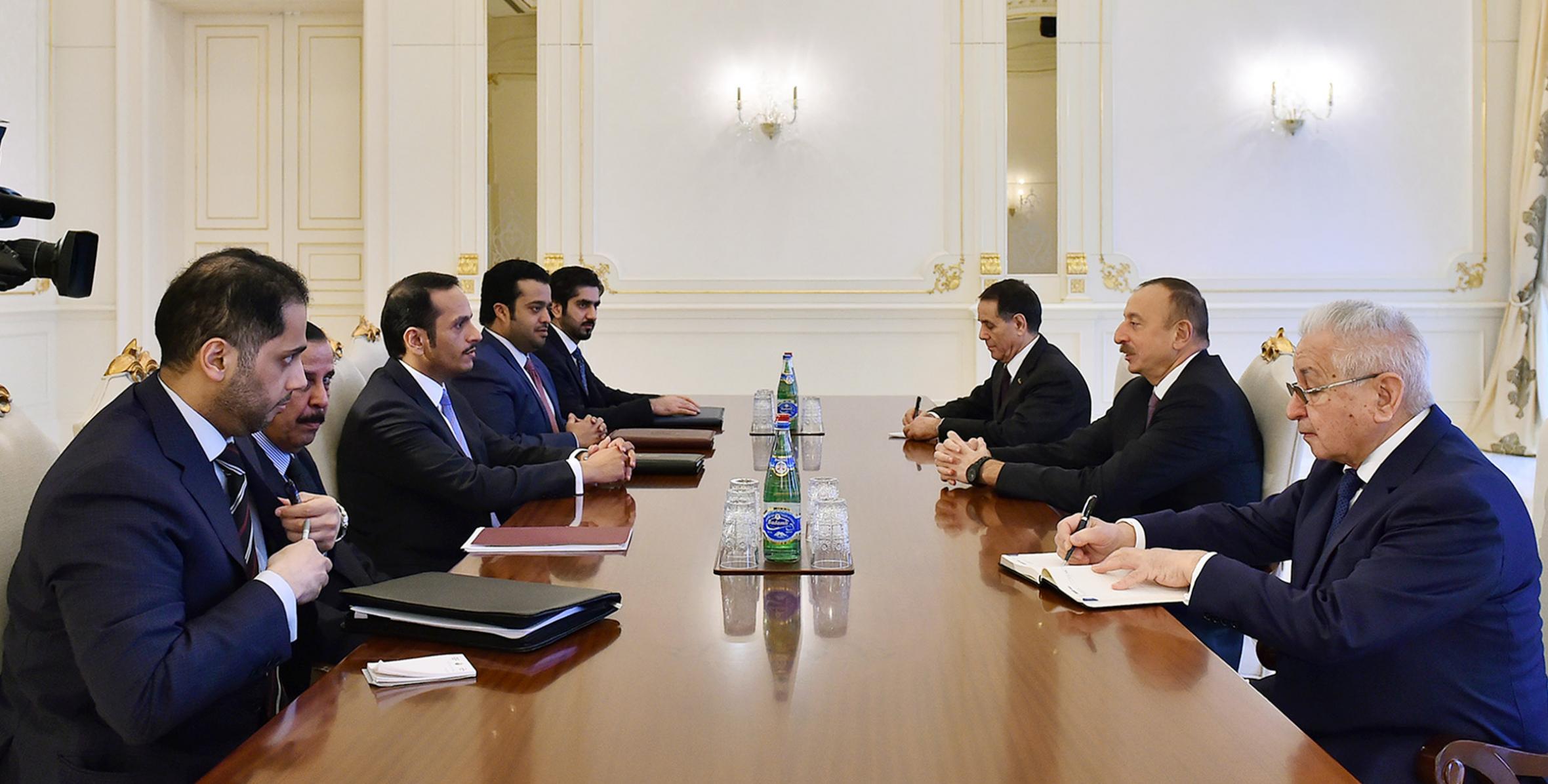 Ильхам Алиев принял делегацию во главе с министром иностранных дел Катара