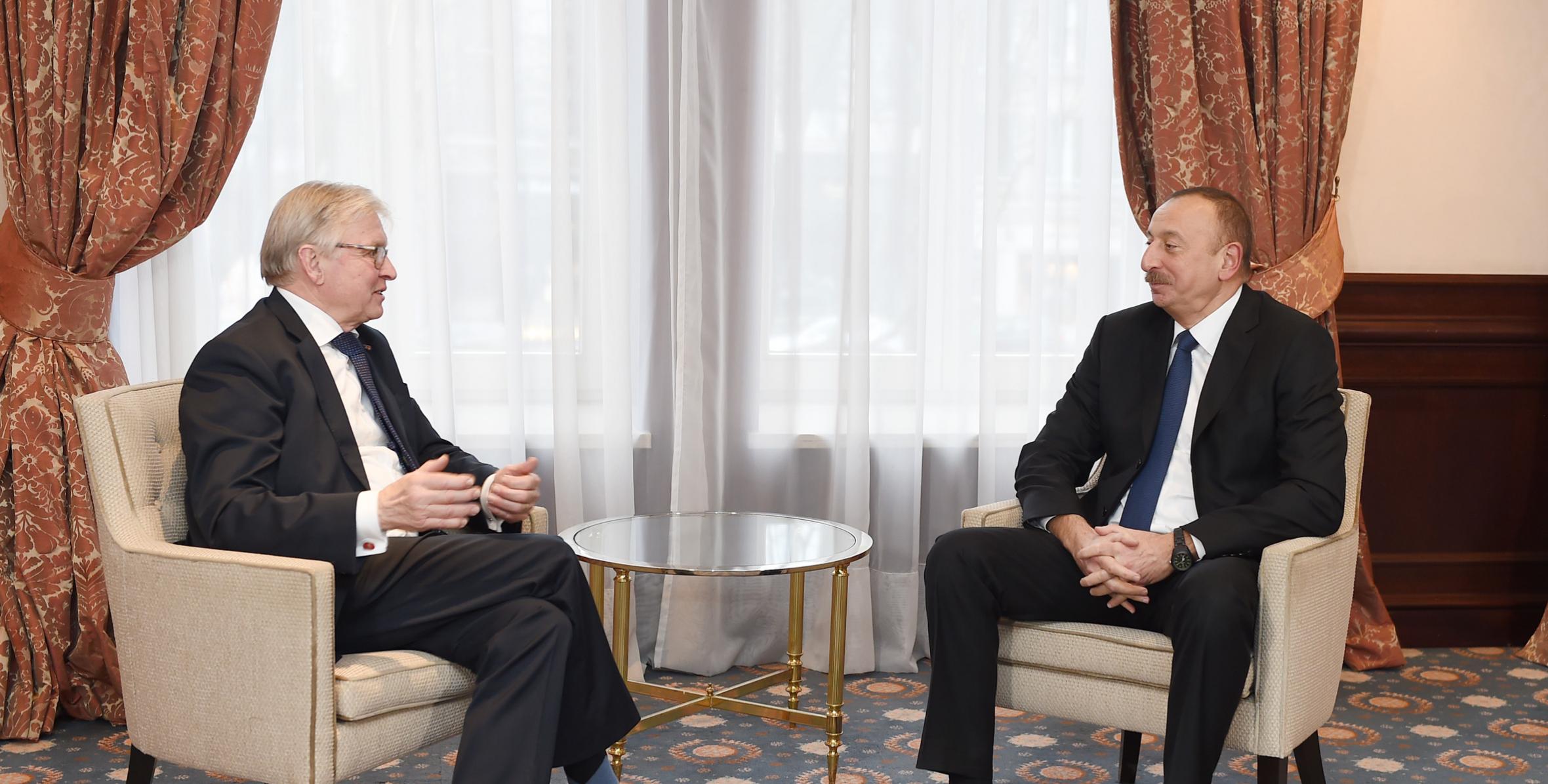 Ильхам Алиев встретился в Брюсселе с бывшим президентом Парламентской Ассамблеи Совета Европы Рене ван дер Линденом