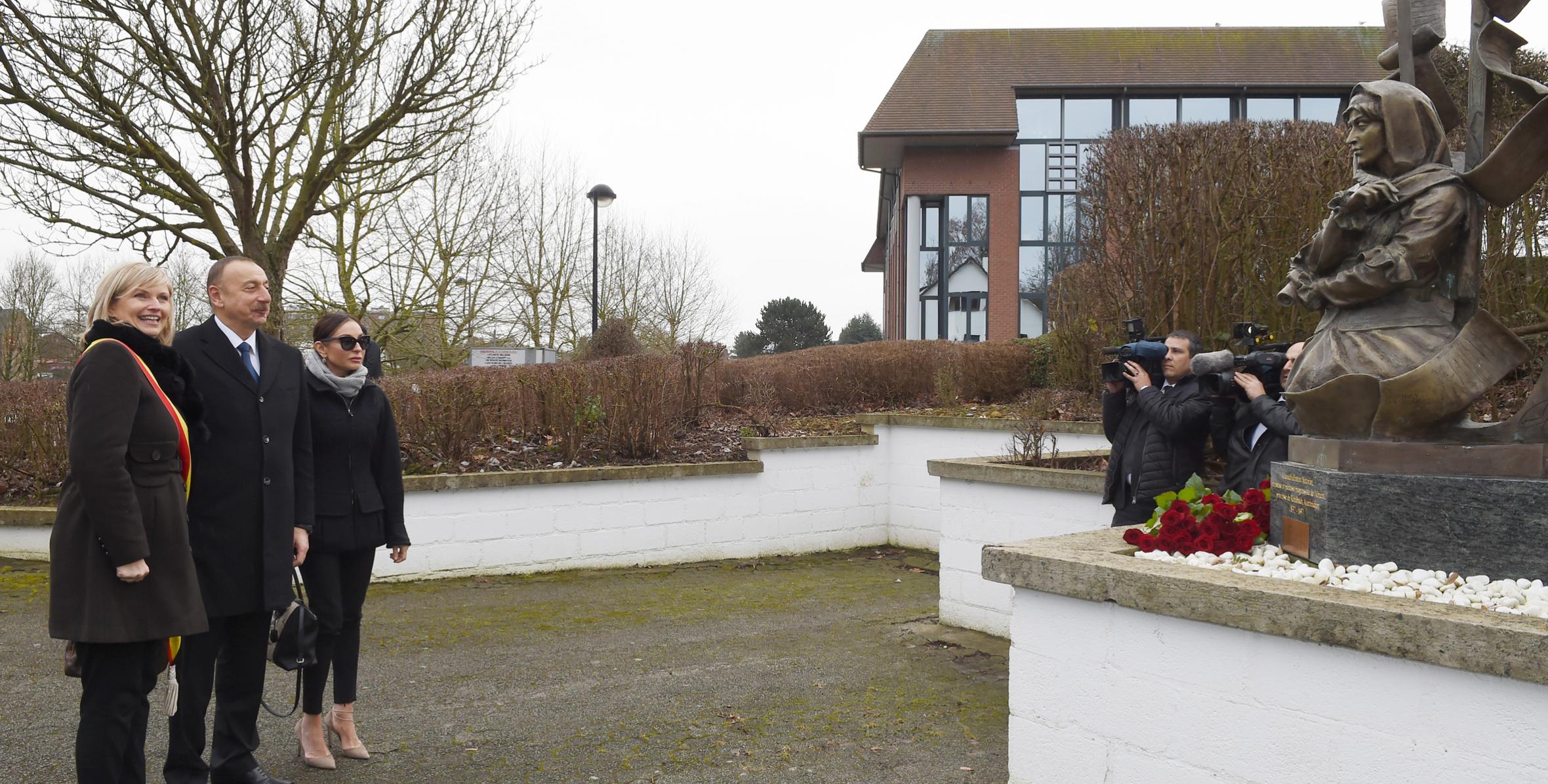Ильхам Алиев посетил памятник выдающейся азербайджанской поэтессе Хуршидбану Натаван в бельгийском городе Ватерлоо