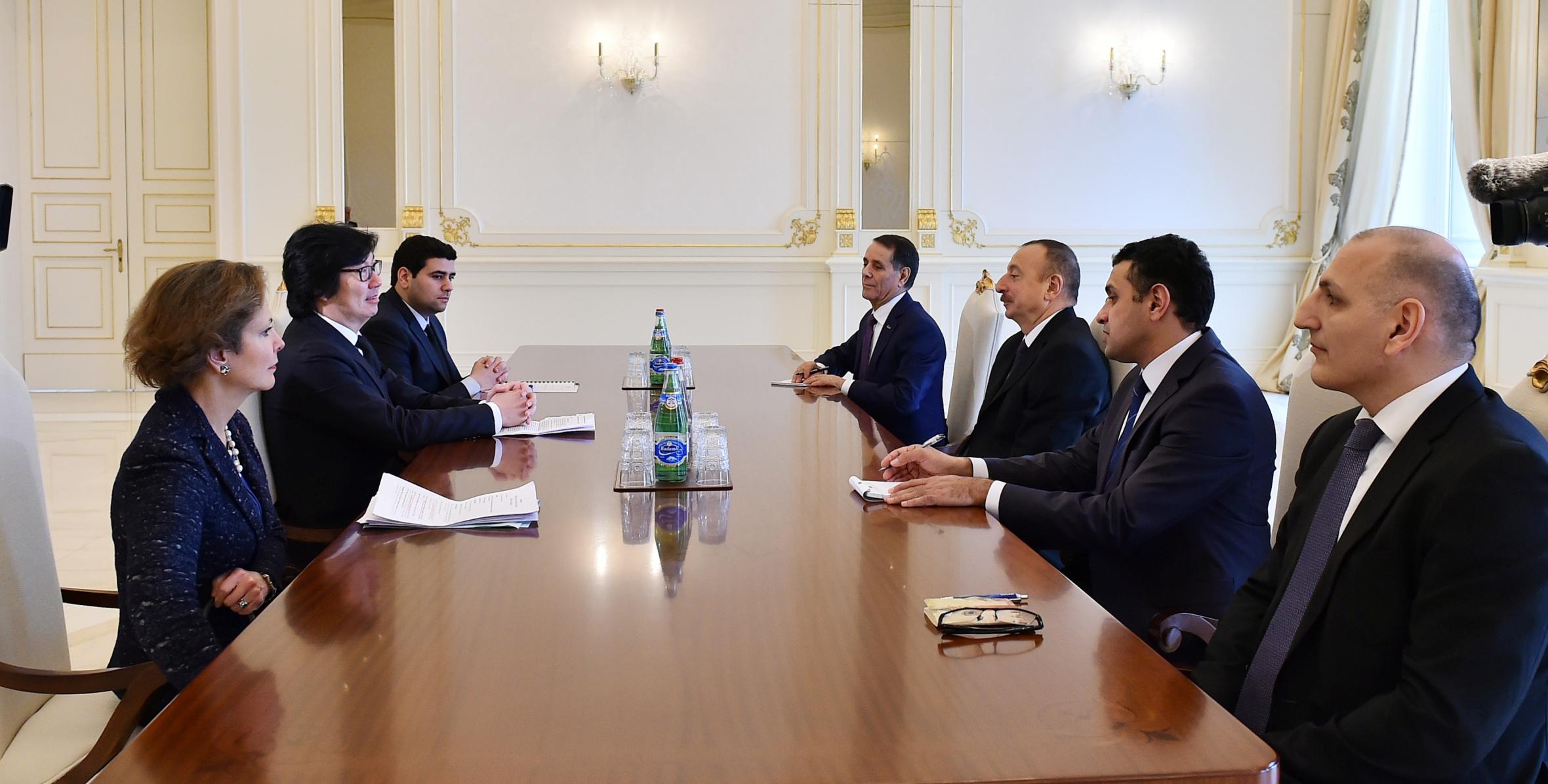 Ильхам Алиев принял делегацию во главе с государственным секретарем Франции