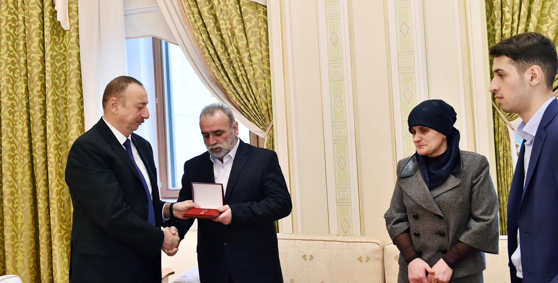 Ильхам Алиев встретился с членами семьи Национального героя Чингиза Гурбанова