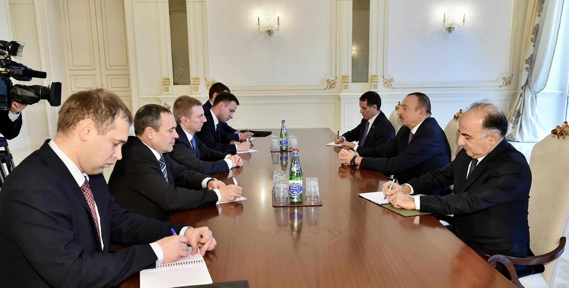 Ильхам Алиев принял делегацию во главе с министром иностранных дел Латвии