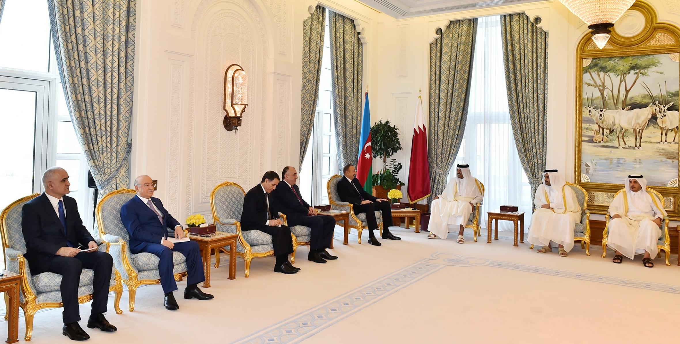 Состоялась встреча Президента Азербайджана и Эмира Катара в расширенном составе
