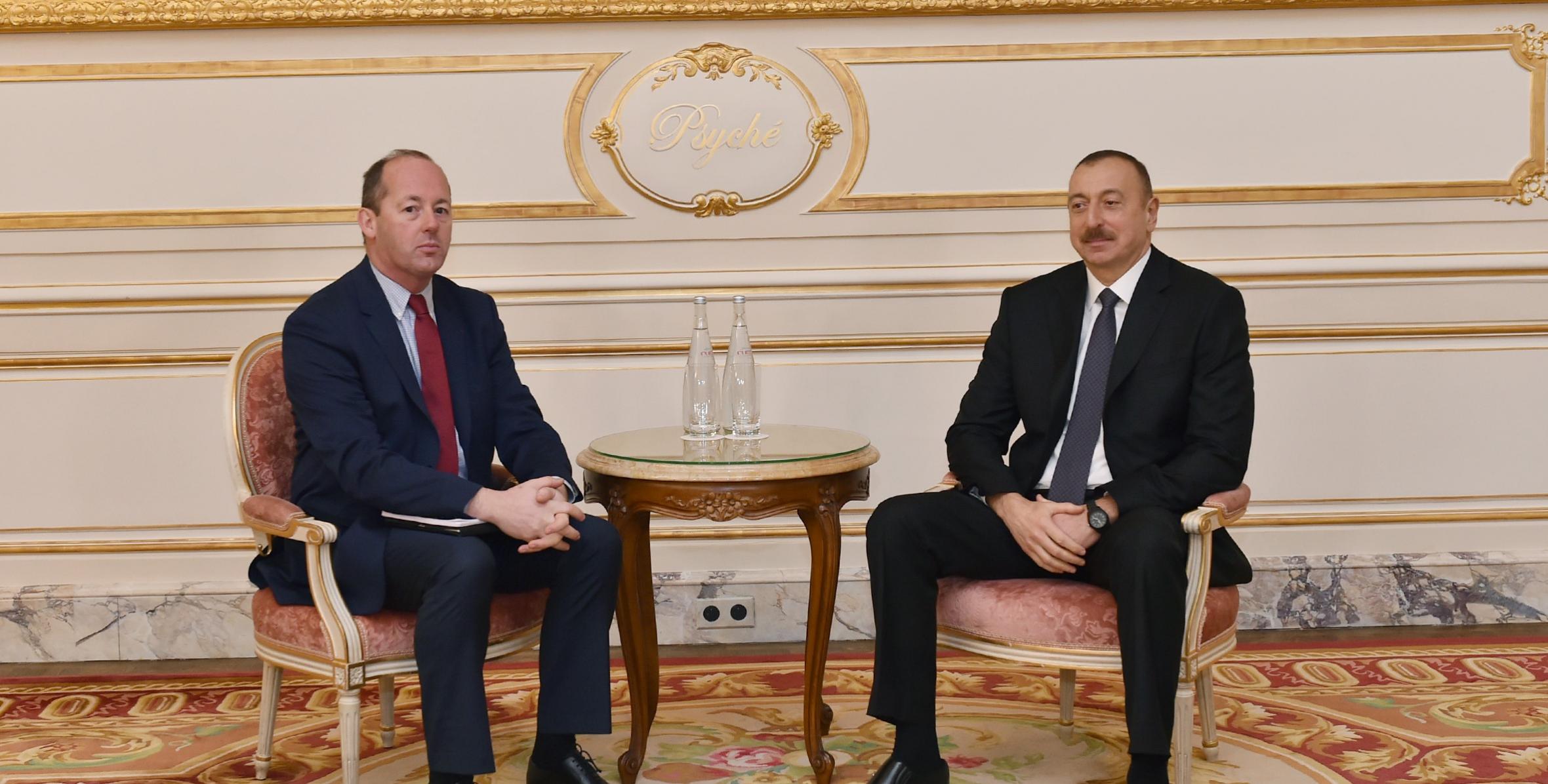 Ильхам Алиев встретился с исполнительным вице-президентом компании Airbus по оборонным и космическим системам