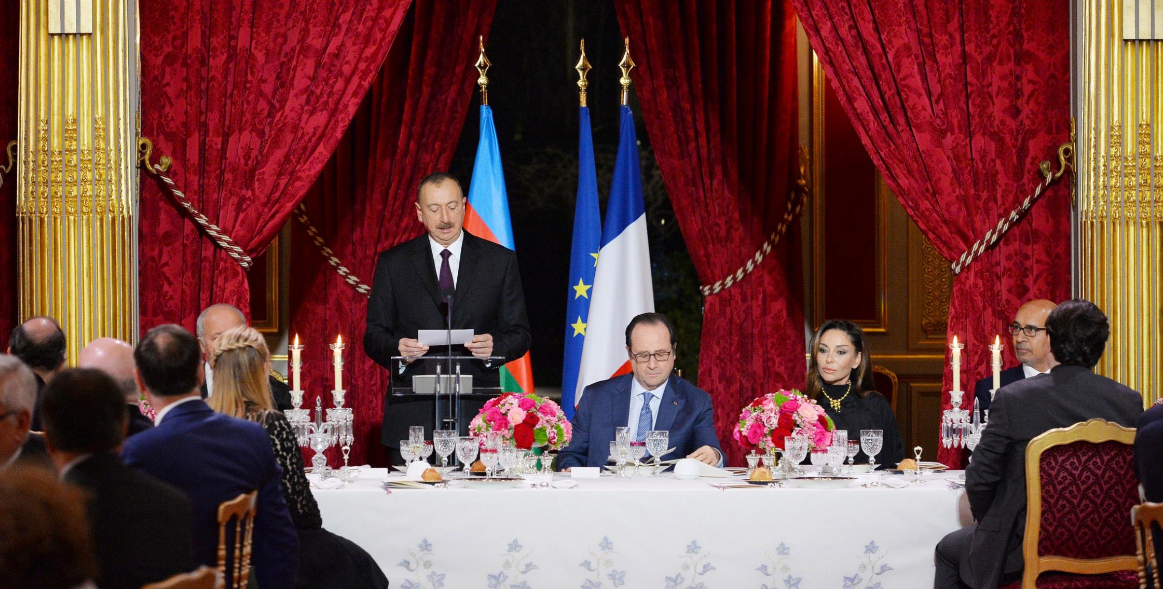 От имени Президента Франсуа Олланда дан ужин в честь Ильхама Алиева