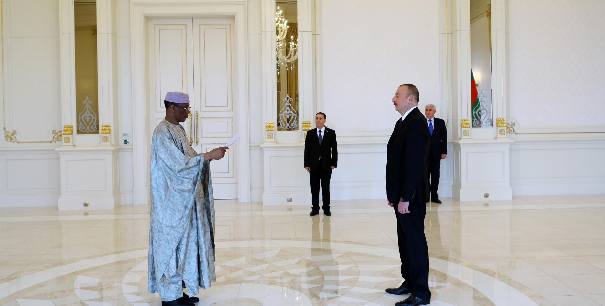 Ильхам Алиев принял верительные грамоты новоназначенного посла Мали в Азербайджане