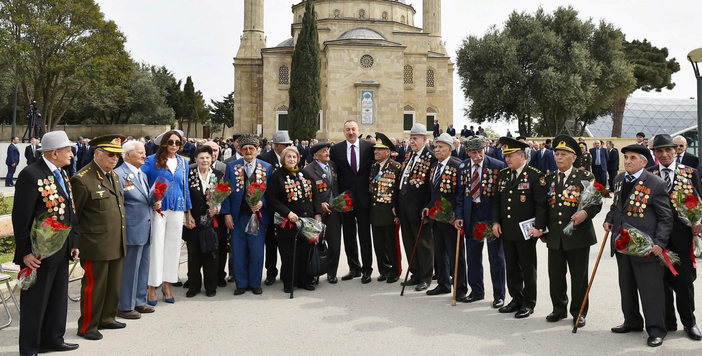 Ильхам Алиев принял участие в проведенной в Баку церемонии по случаю 9 мая – Дня Победы