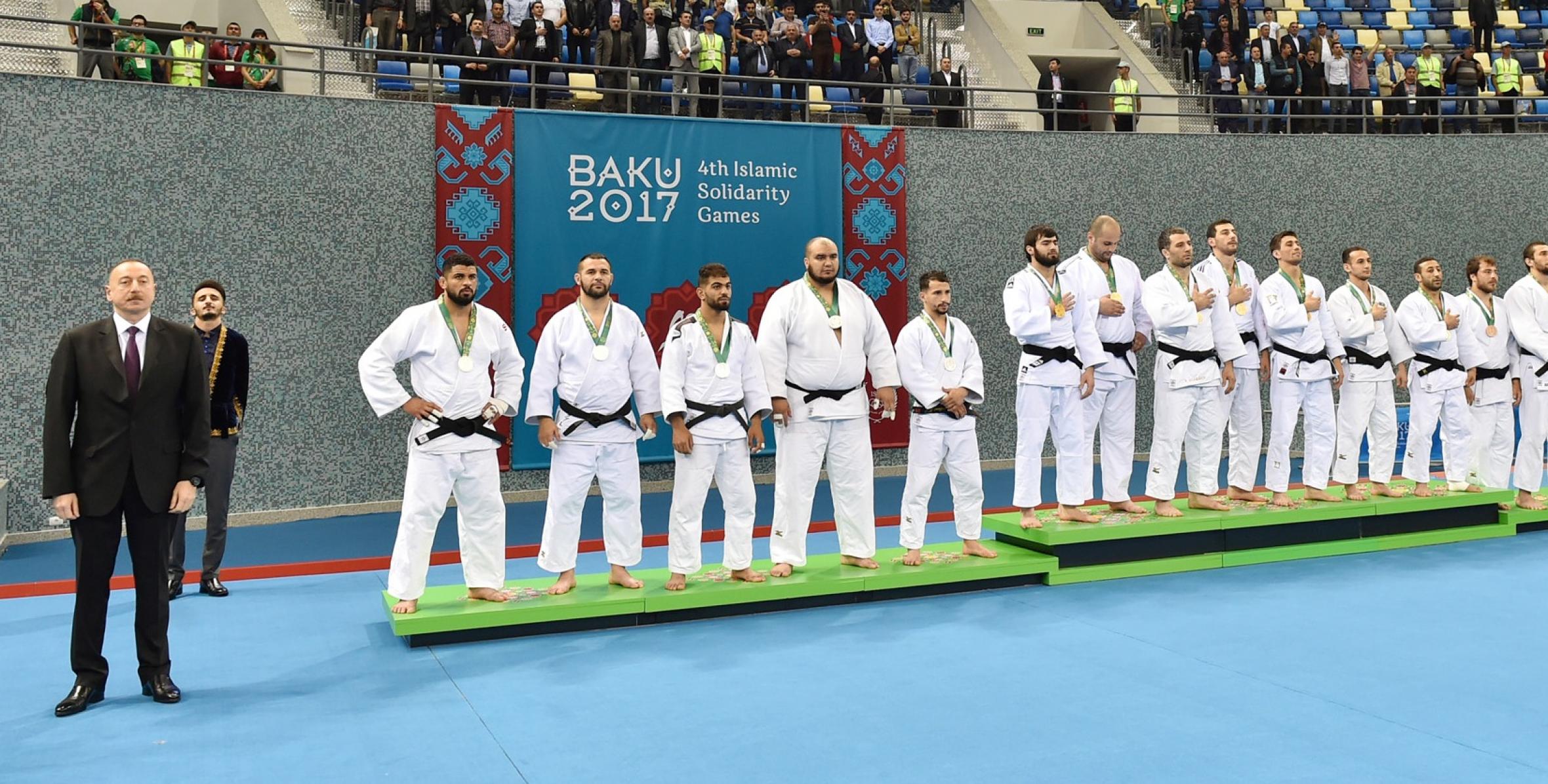 Ilham Aliyev awarded the winners of the judo competitions