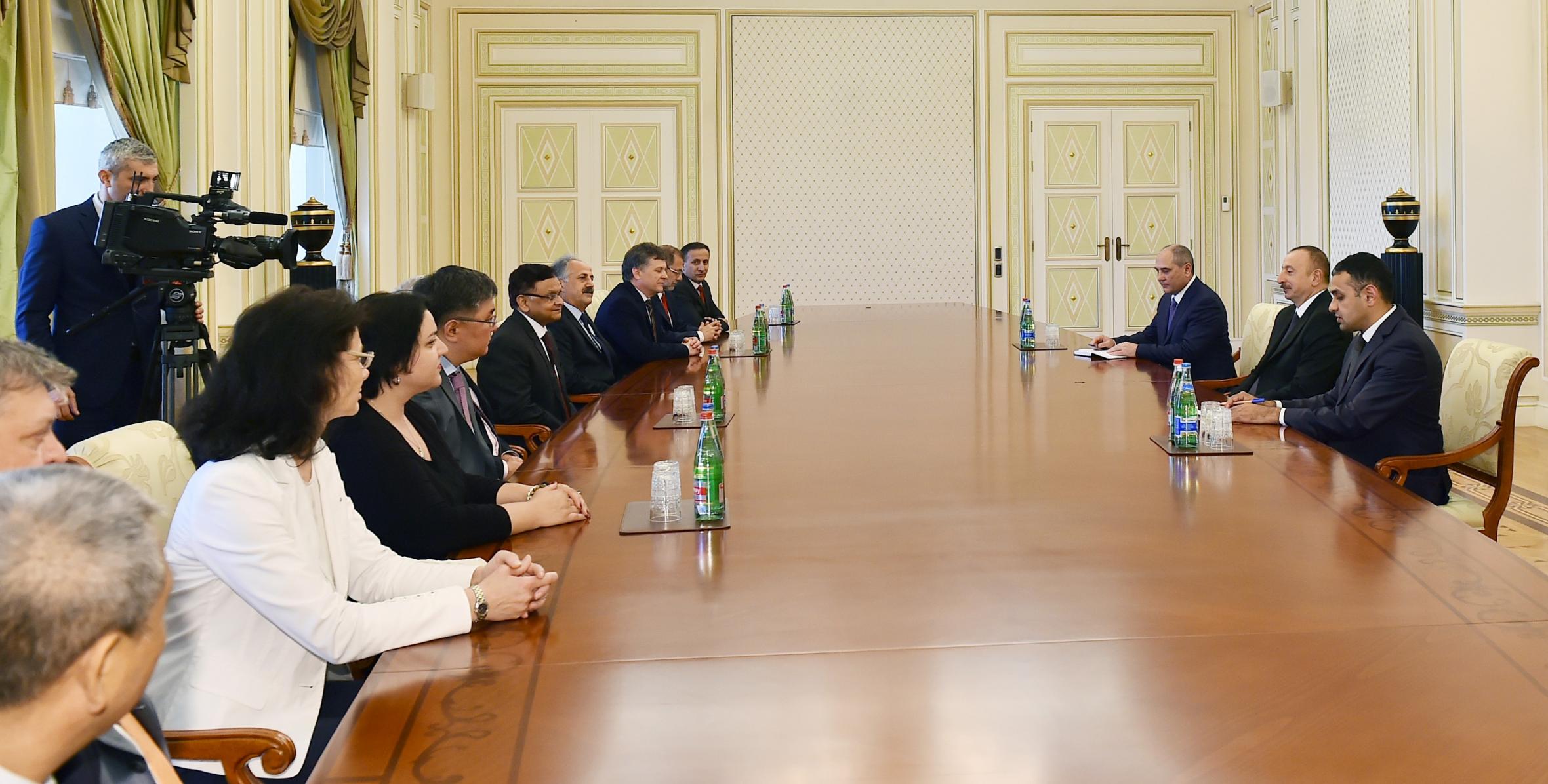 Ильхам Алиев принял высокопоставленных официальных гостей, участвующих в субрегиональном семинаре статистиков и заседании Совета руководителей статистических служб СНГ