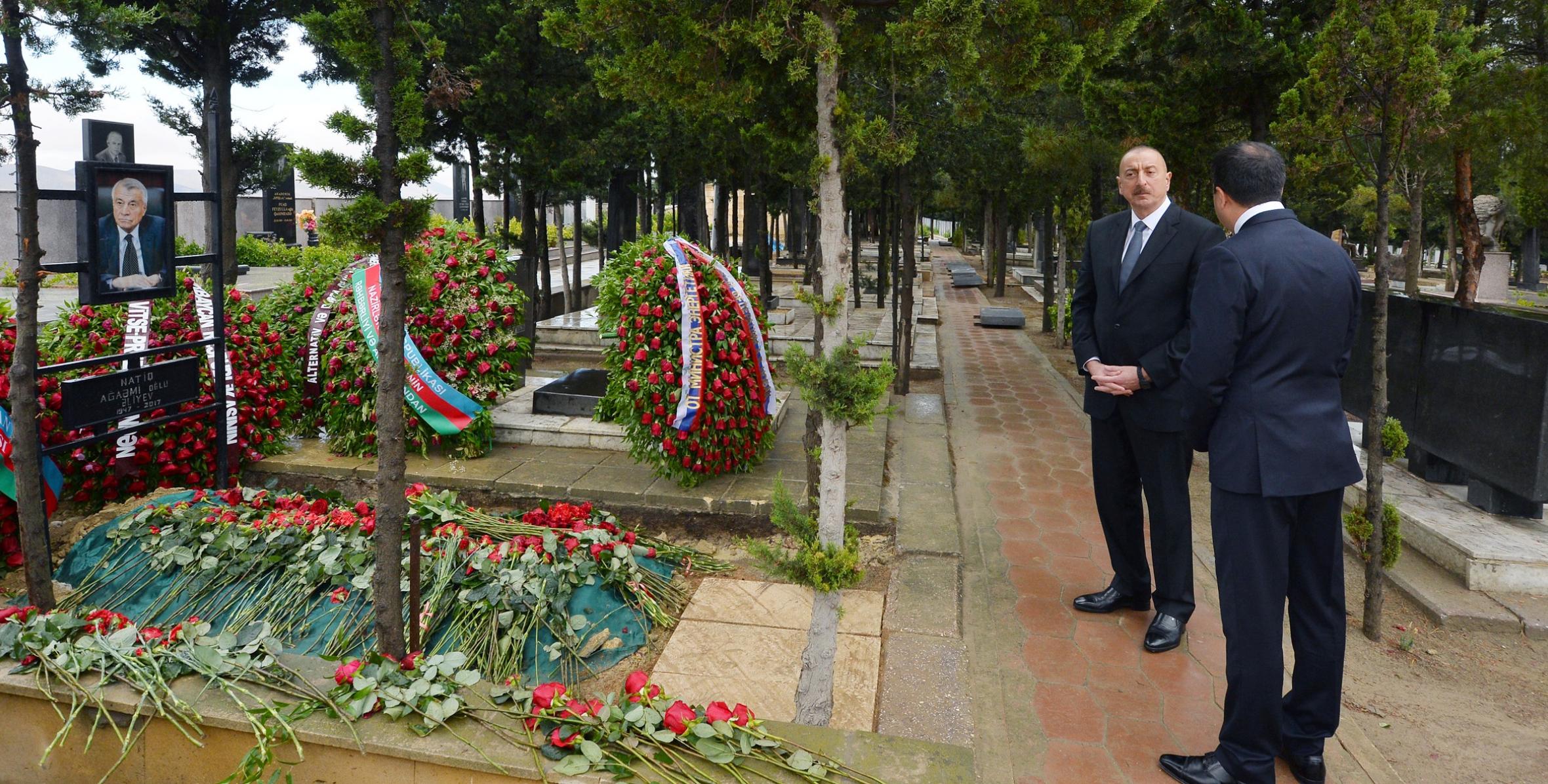 Ильхам Алиев посетил могилу покойного министра энергетики Натига Алиева