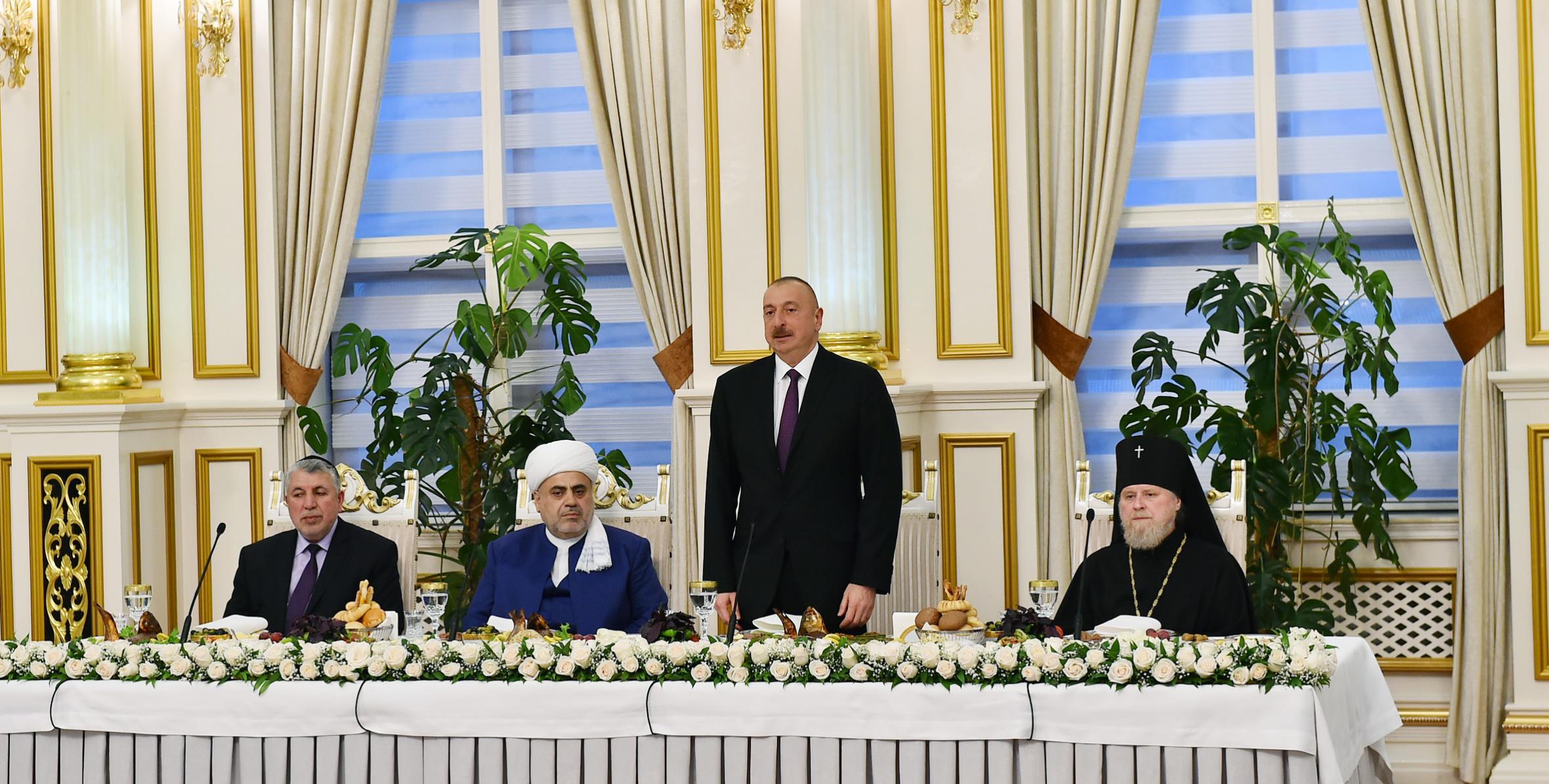 Ильхам Алиев принял участие в церемонии ифтара по случаю священного месяца Рамазан