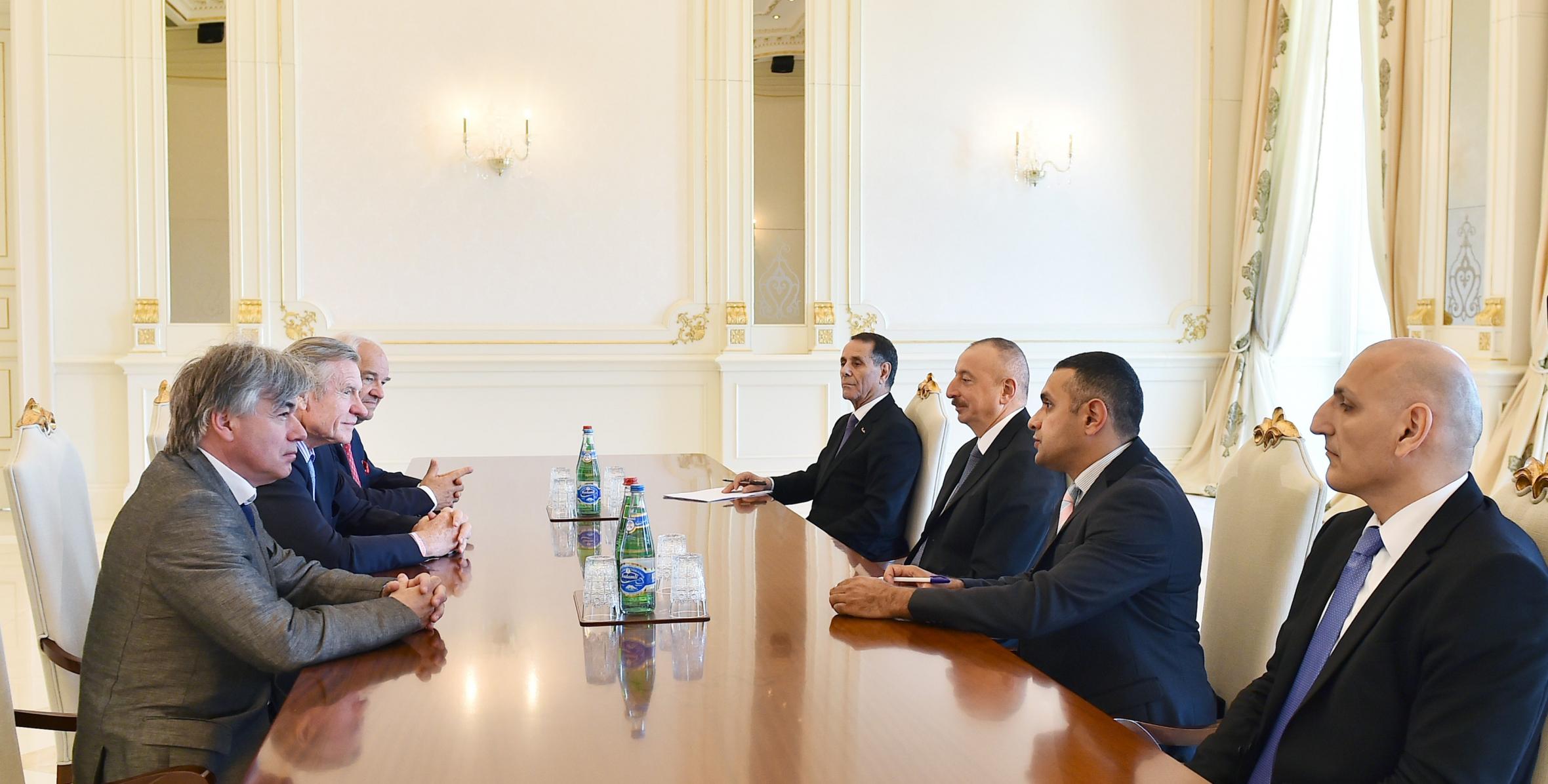 Ильхам Алиев принял президента Ассоциации друзей Азербайджана во Франции