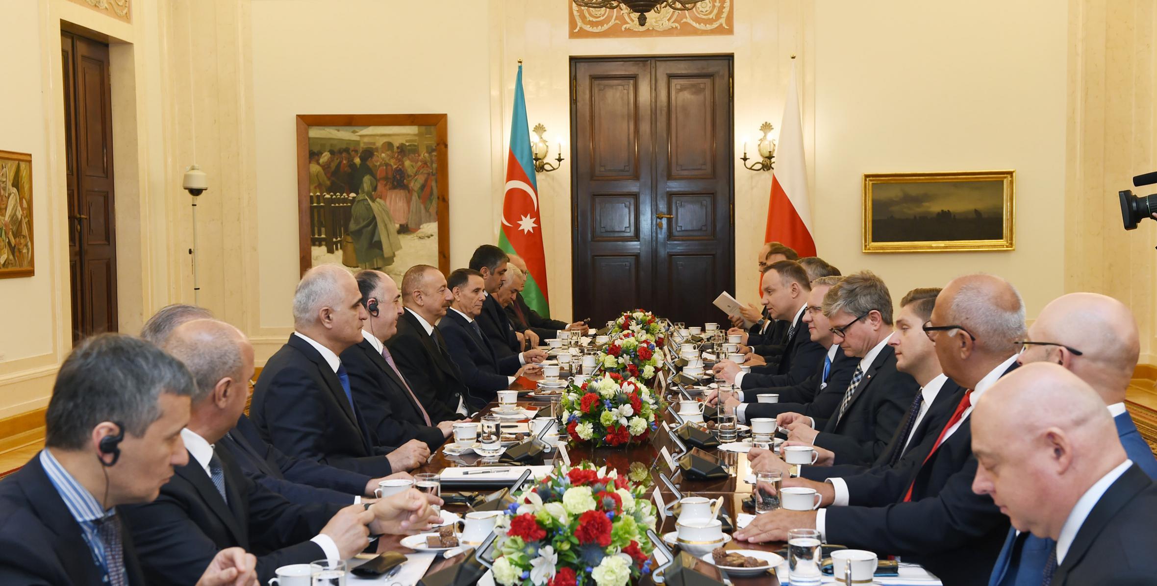 Состоялась встреча Ильхама Алиева и Президента Республики Польша Анджея Дуды в расширенном составе с участием делегаций