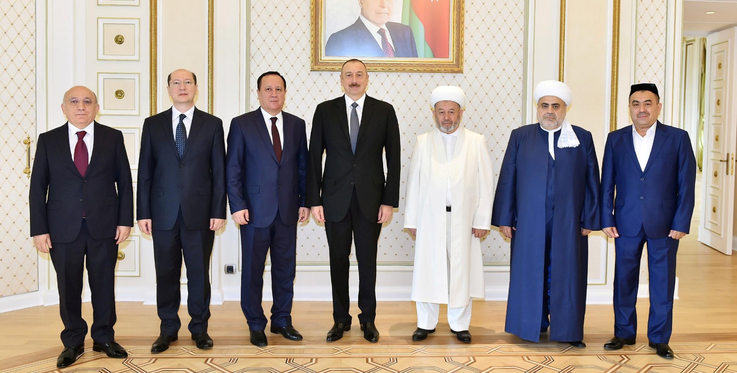 Ильхам Алиев принял делегацию из Узбекистана