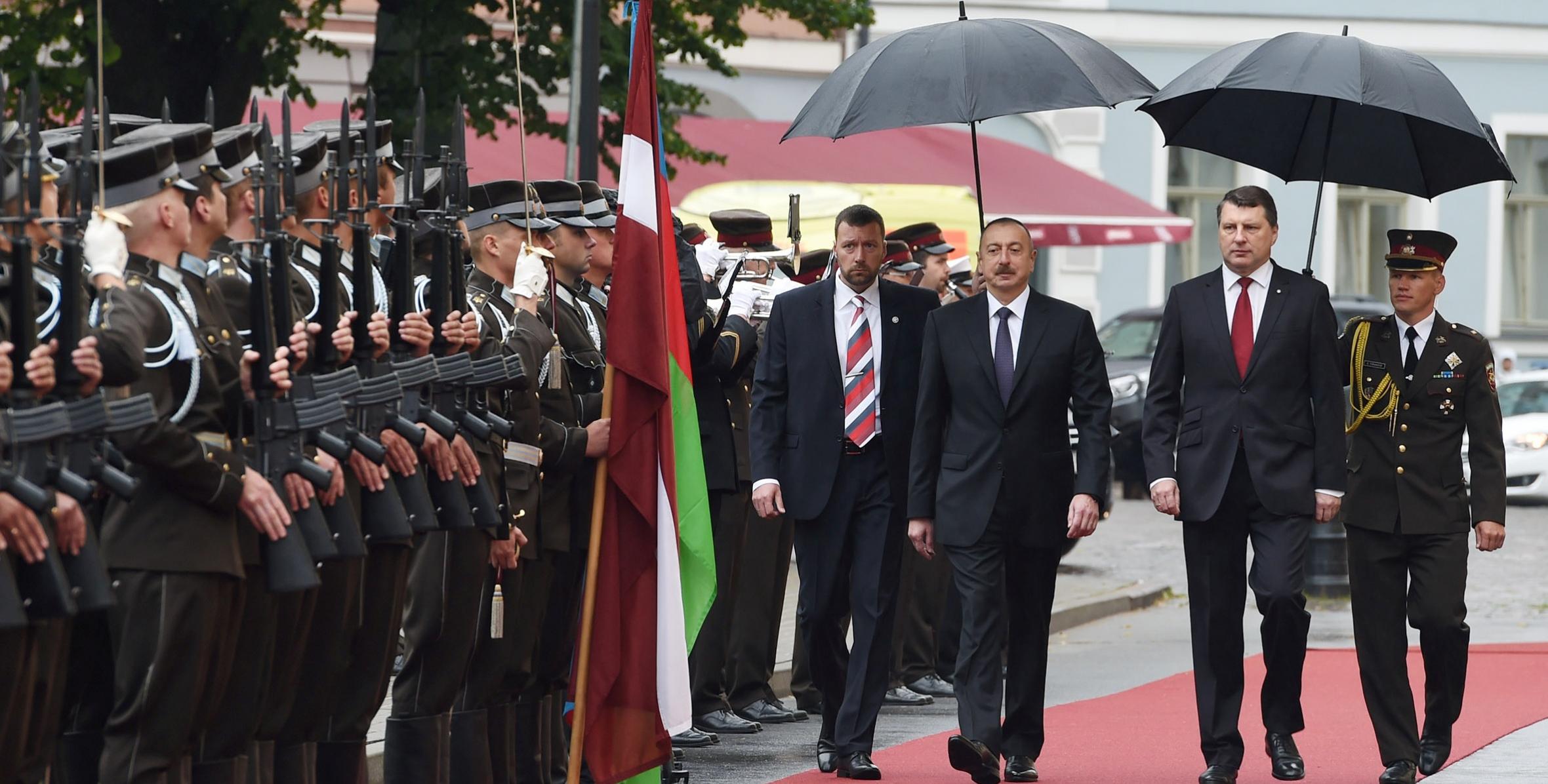 Состоялась церемония официальной встречи Ильхама Алиева в Риге