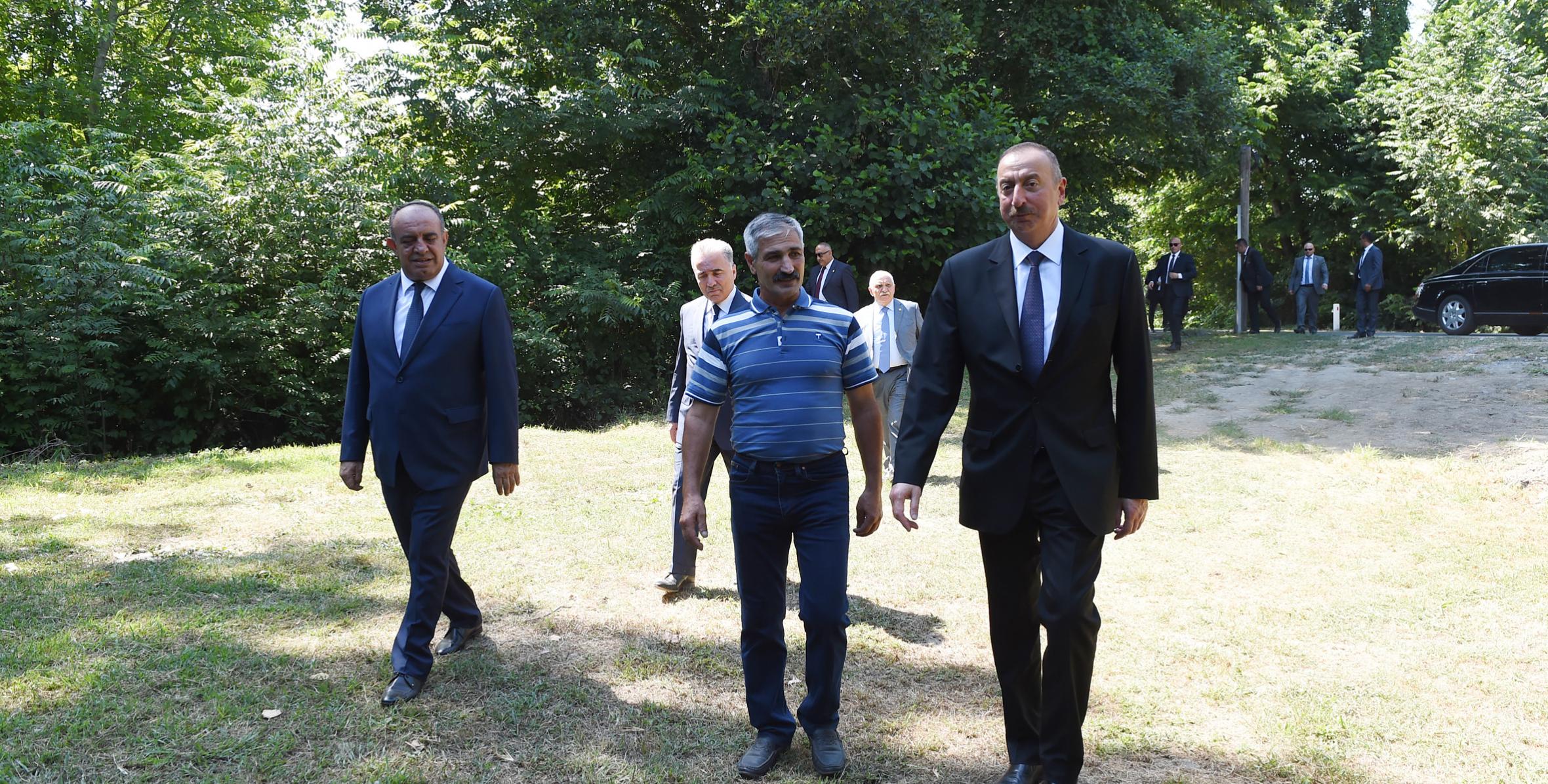 Ильхам Алиев ознакомился с условиями, созданными в фундуководческом хозяйстве жителя села Лелепаша Гахского района Аллахверди Ширинова