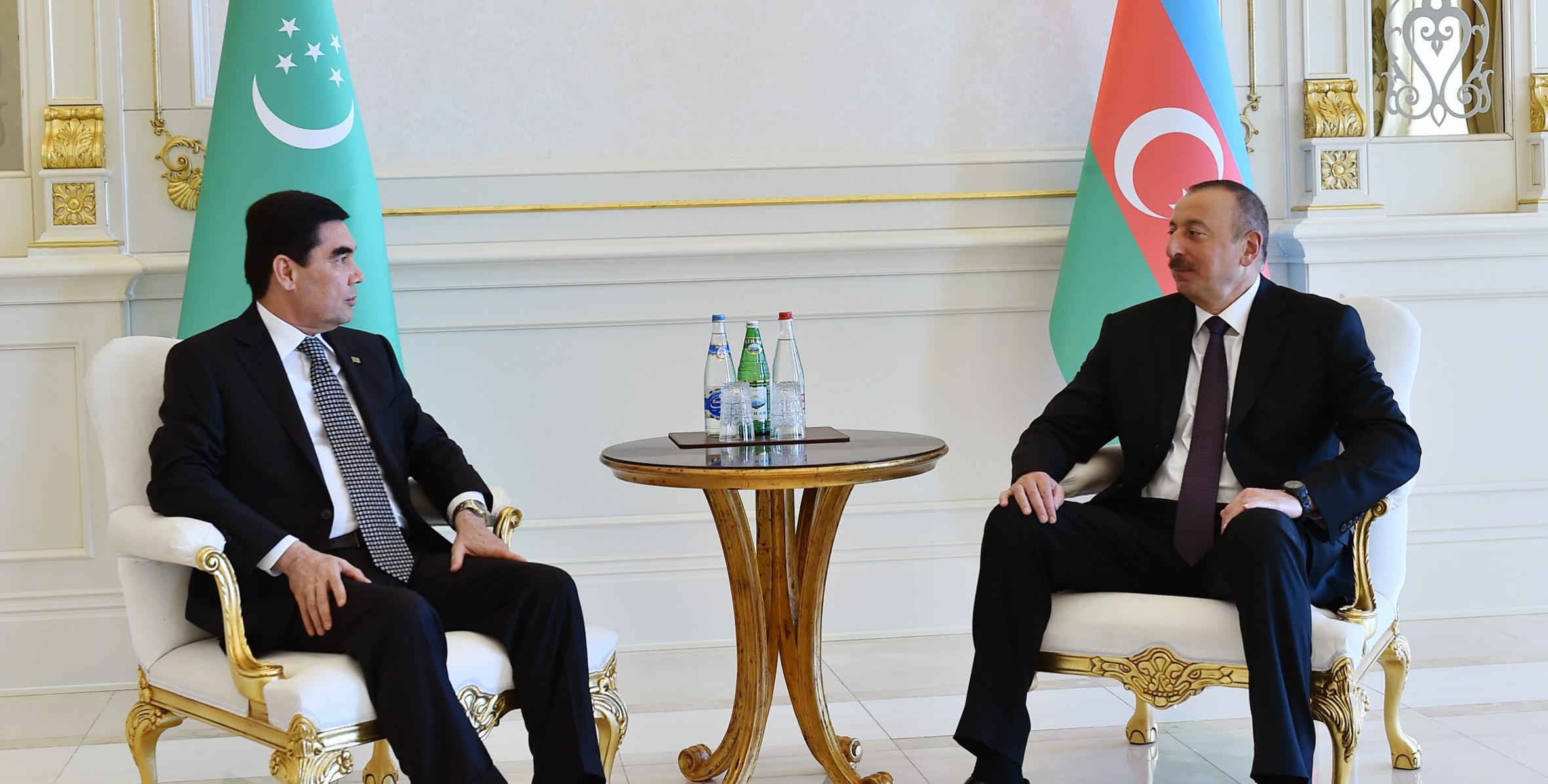 Состоялась встреча Ильхама Алиева и Президента Гурбангулы Бердымухамедова один на один