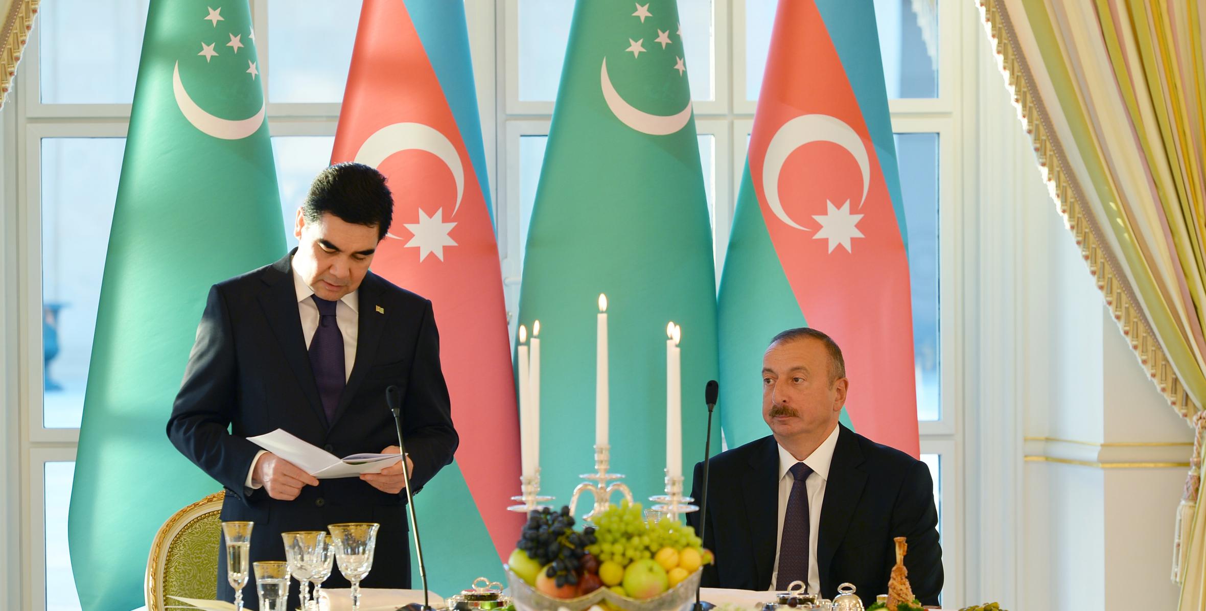 От имени Ильхама Алиева был дан официальный прием в честь Президента Туркменистана Гурбангулы Бердымухамедова