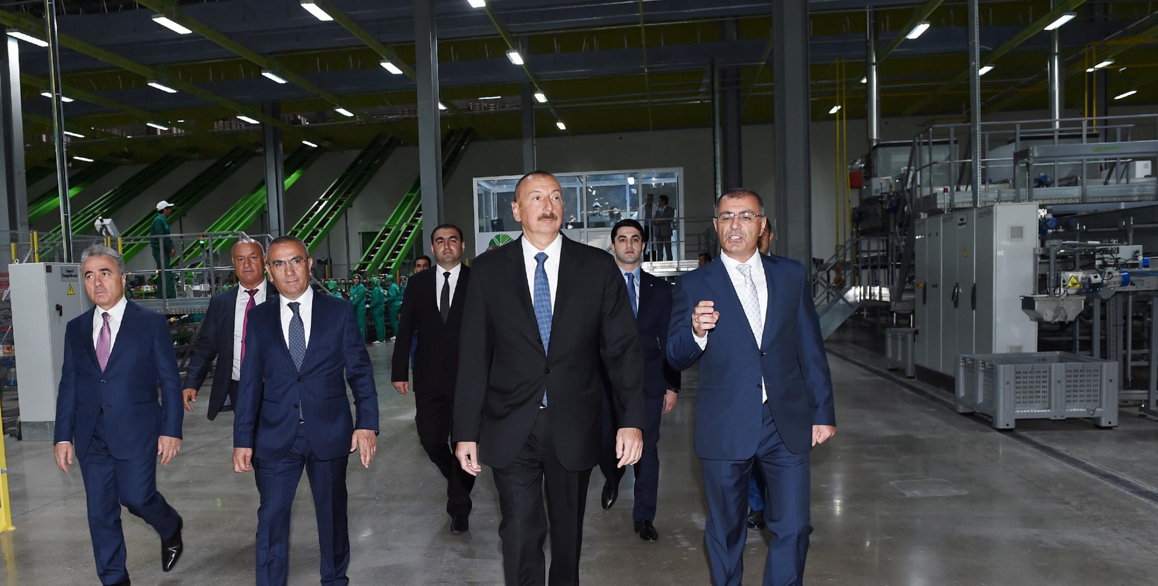 İlham Əliyev “Şəmkir Aqroparkı”nın Logistika Mərkəzinin açılışında iştirak edib
