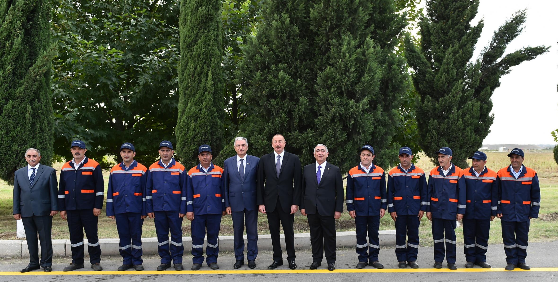 Ильхам Алиев в рамках поездки в Самухский район принял участие в открытии автомобильной дороги Зазалы-комплекс «Имамзаде»-Гянджа