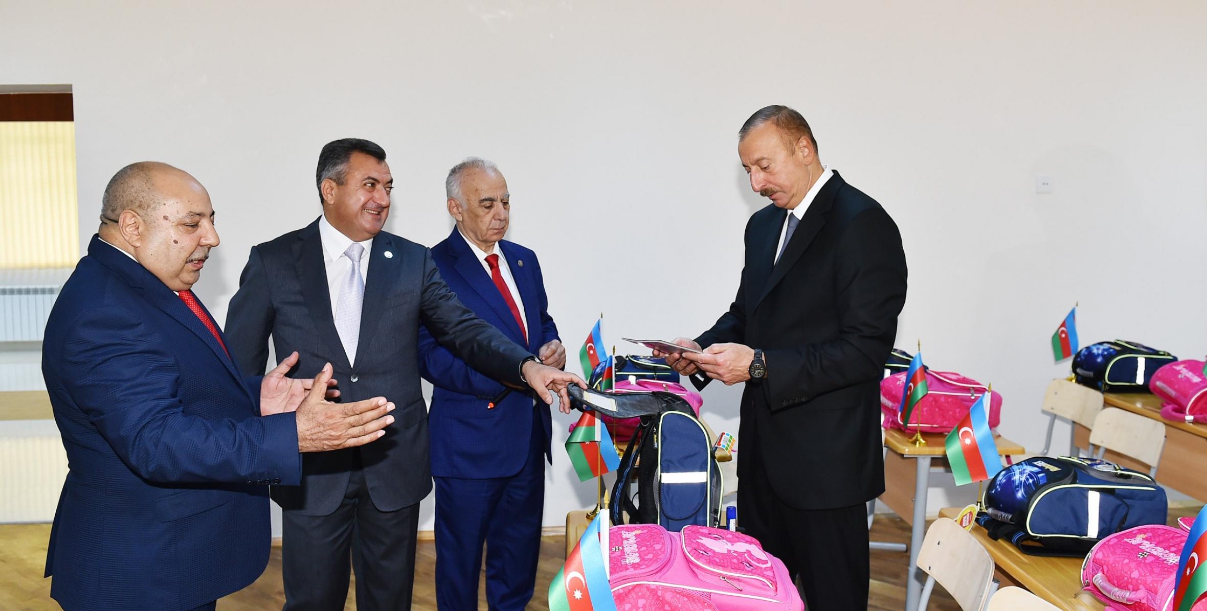 Ильхам Алиев ознакомился с условиями, созданными в школе номер 212 в Наримановском районе Баку