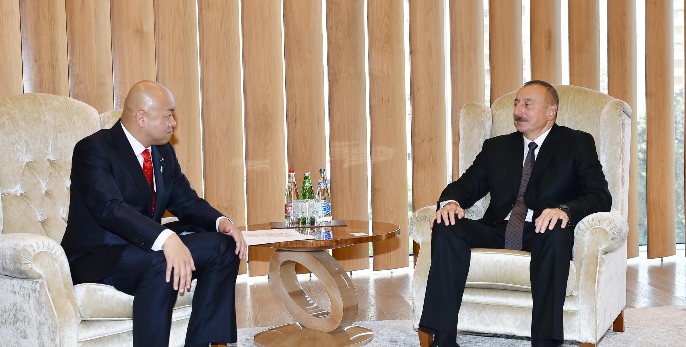 İlham Əliyev Yaponiyanın xarici işlər nazirinin parlamentari müavini ilə görüşüb