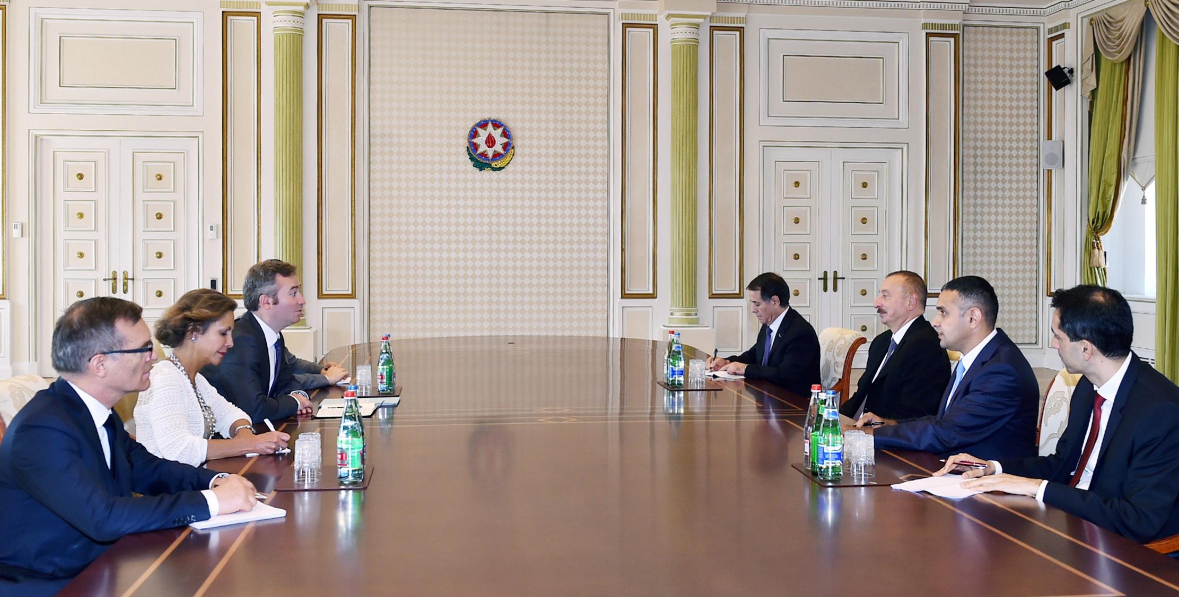 Ильхам Алиев принял делегацию во главе с  государственным секретарем при министре по делам Европы и иностранных дел Франции