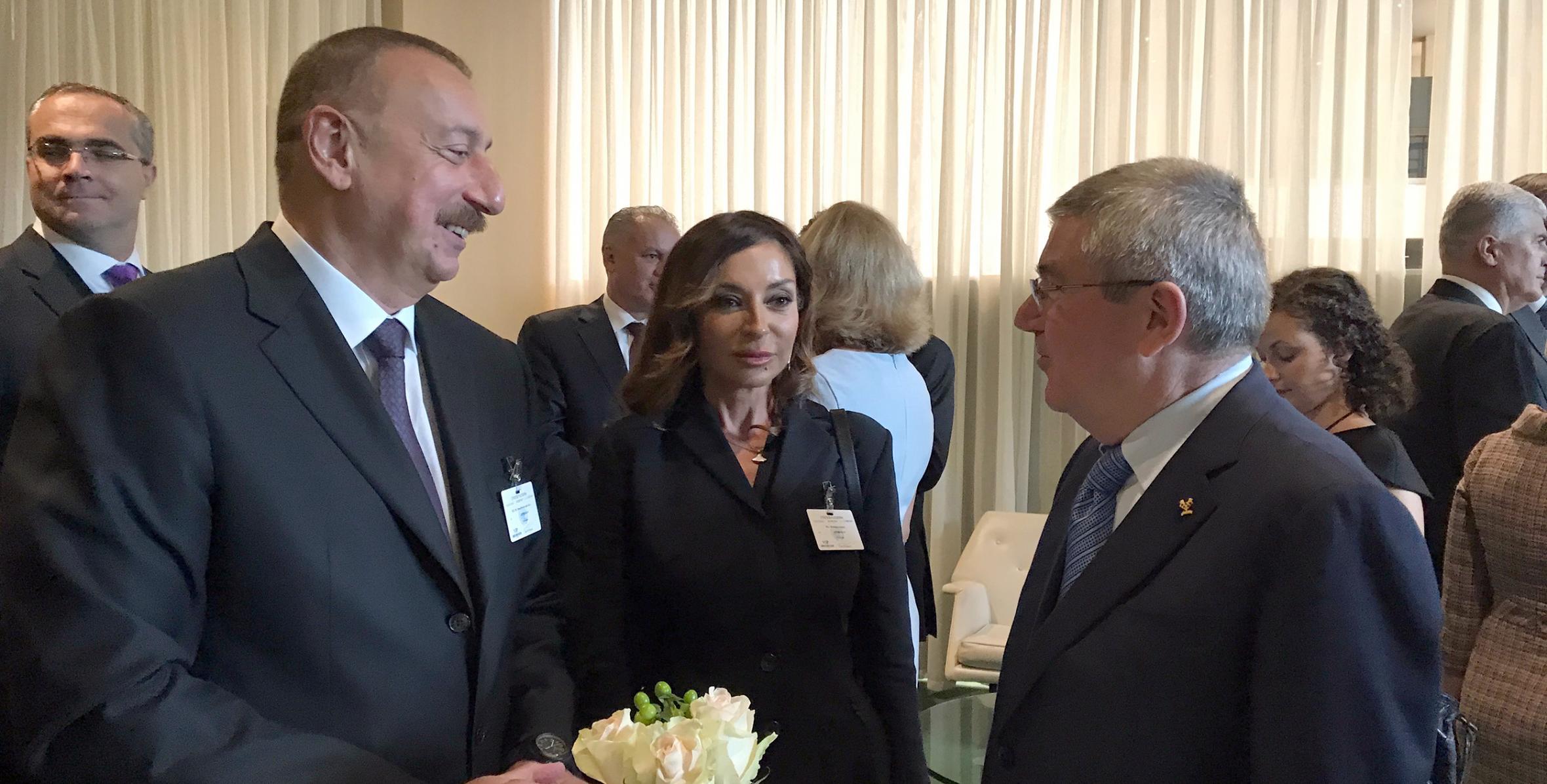 Ильхама Алиева и первой леди Мехрибан Алиевой, снятые во время визита в Соединенные Штаты Америки