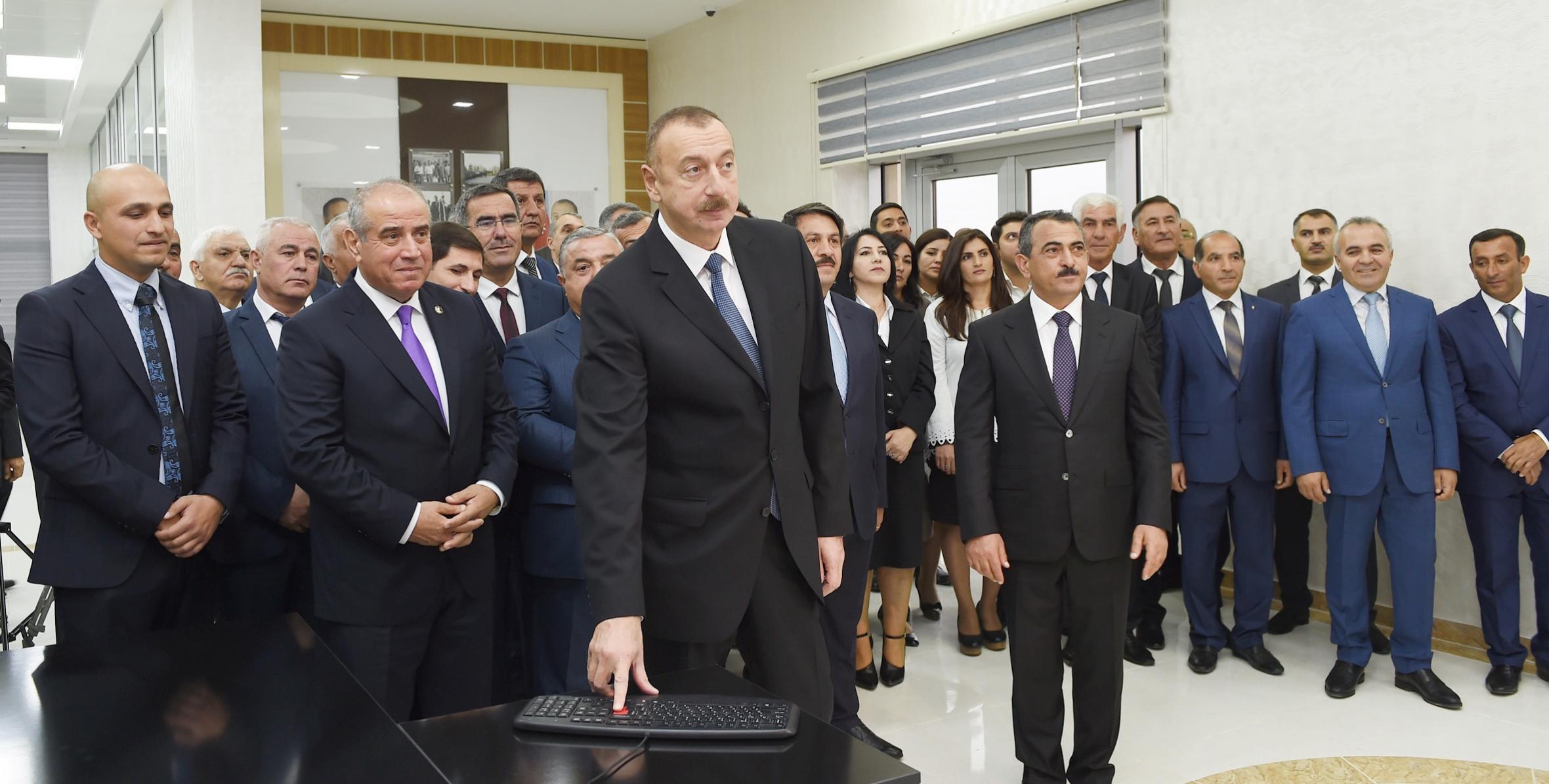 Ильхам Алиев принял участие в церемонии подачи питьевой воды в город Гобустан