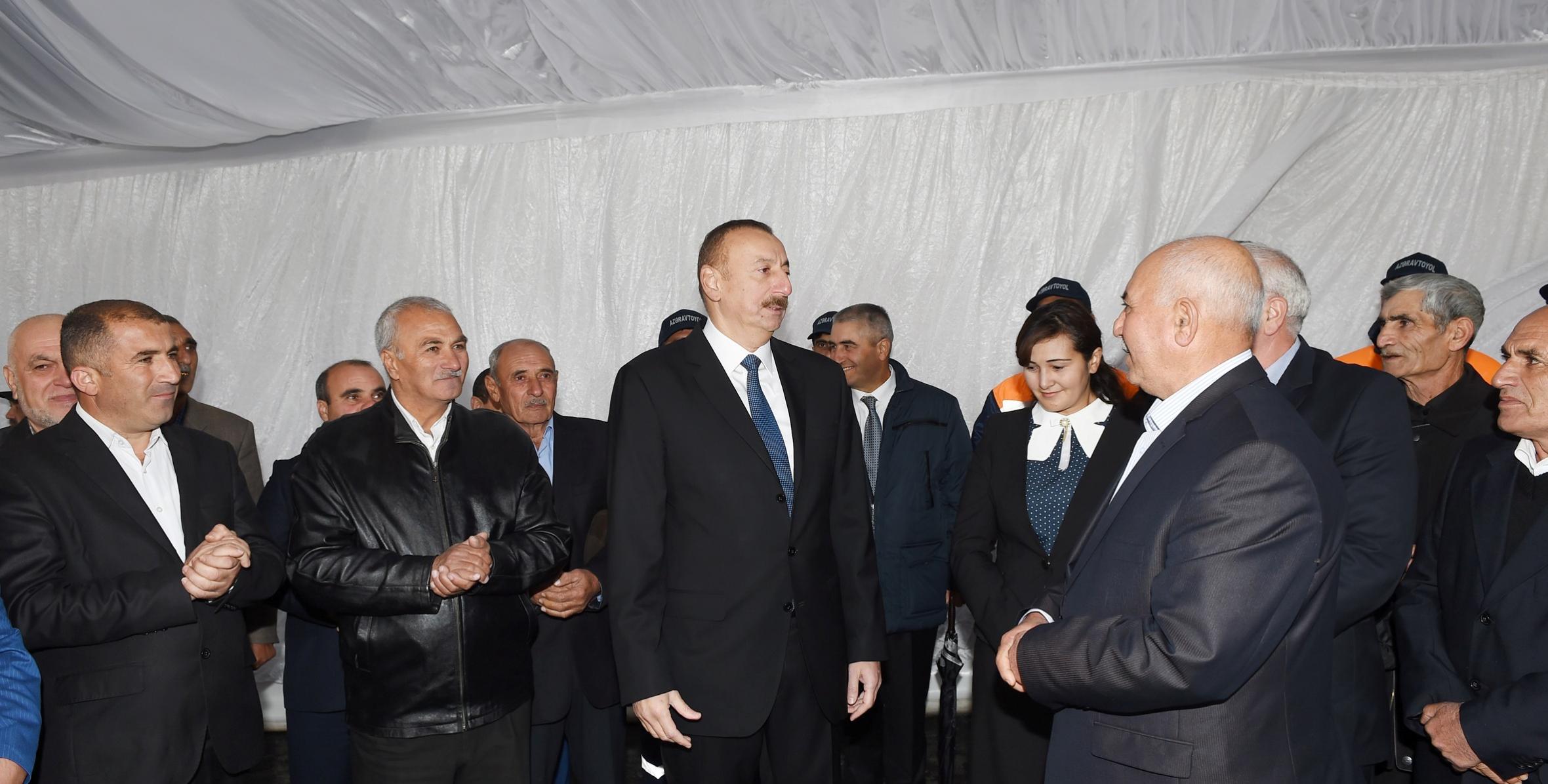 Ильхам Алиев принял участие в открытии автомобильной дороги Шамаха-Чель Гейляр-Падар