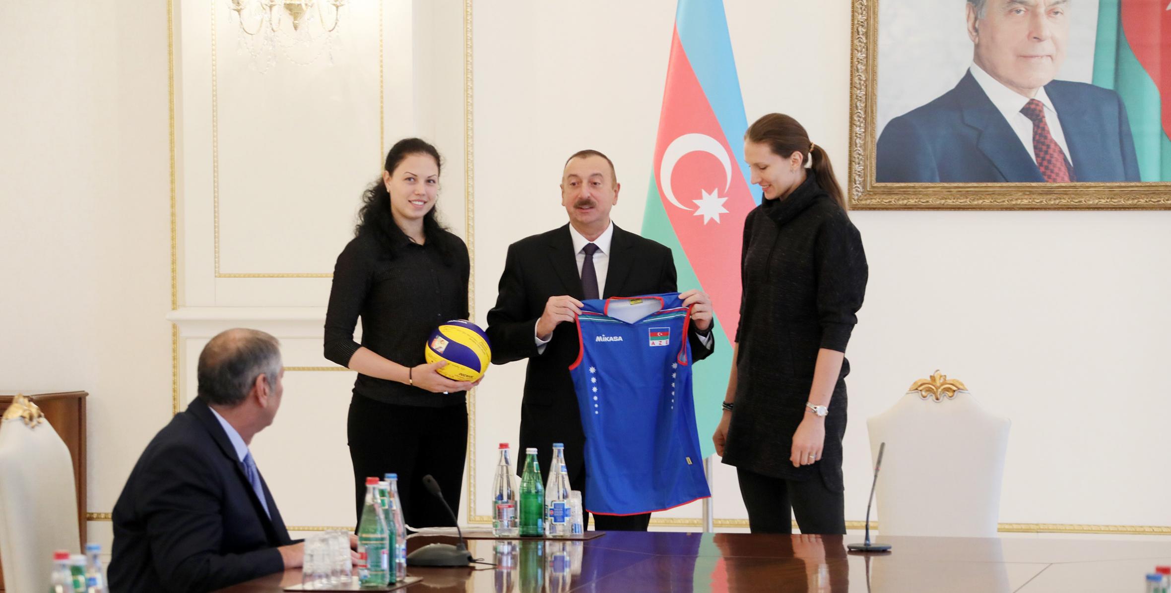 Ильхам Алиев принял национальную женскую волейбольную сборную
